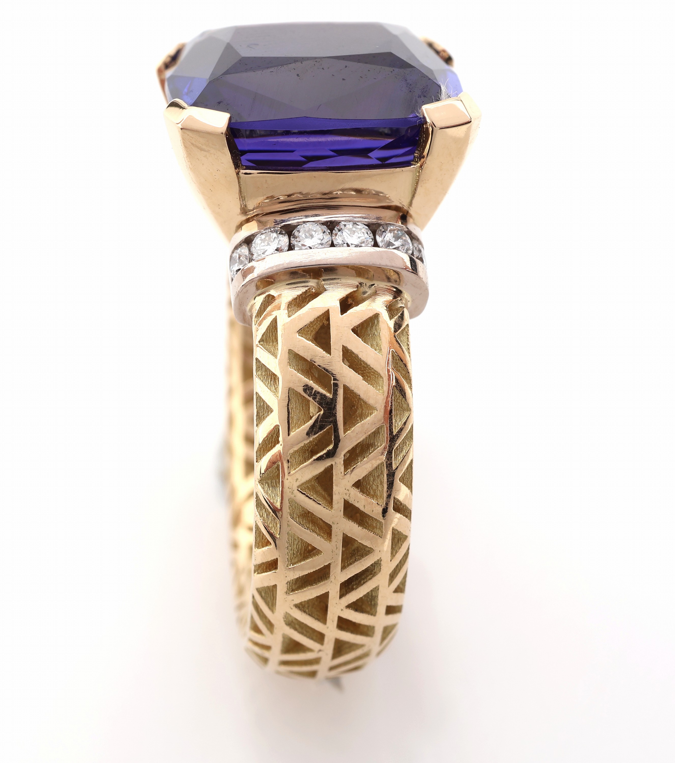 Detail c: 18 kt Gold Tansanit-Brillant-Ring, GG/WG 750/000, qualitätvolle Einzelanfertigung einesrenommierten Idar-Obersteiner Goldschmieds, Ringschiene ...
