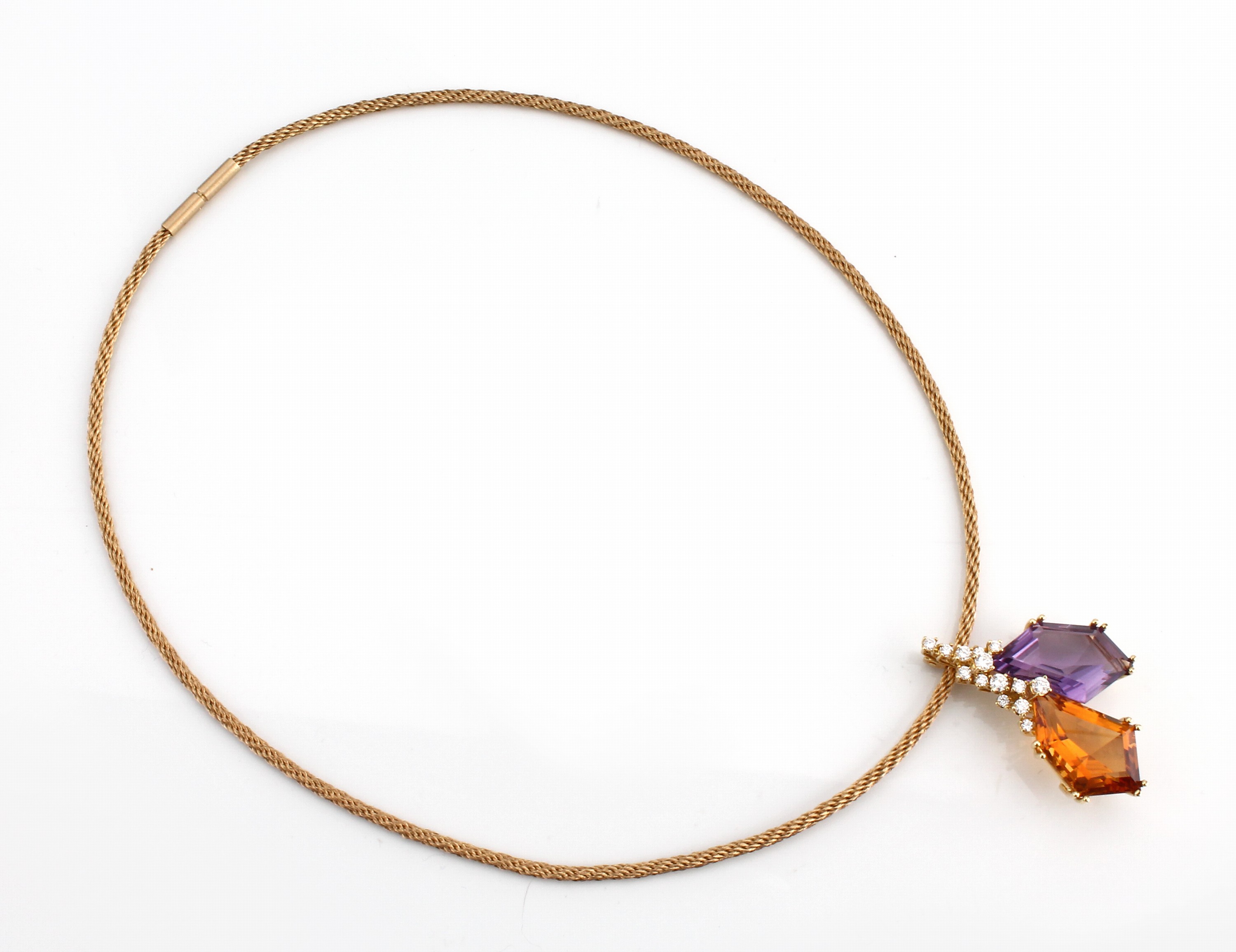 Detail a: 18 kt Gold Citrin-Amethyst-Brillant-Anhänger, GG 750/000, qualitätvolle Einzelanfertigungeines renommierten Idar-Obersteiner Goldschmieds, 1 ...