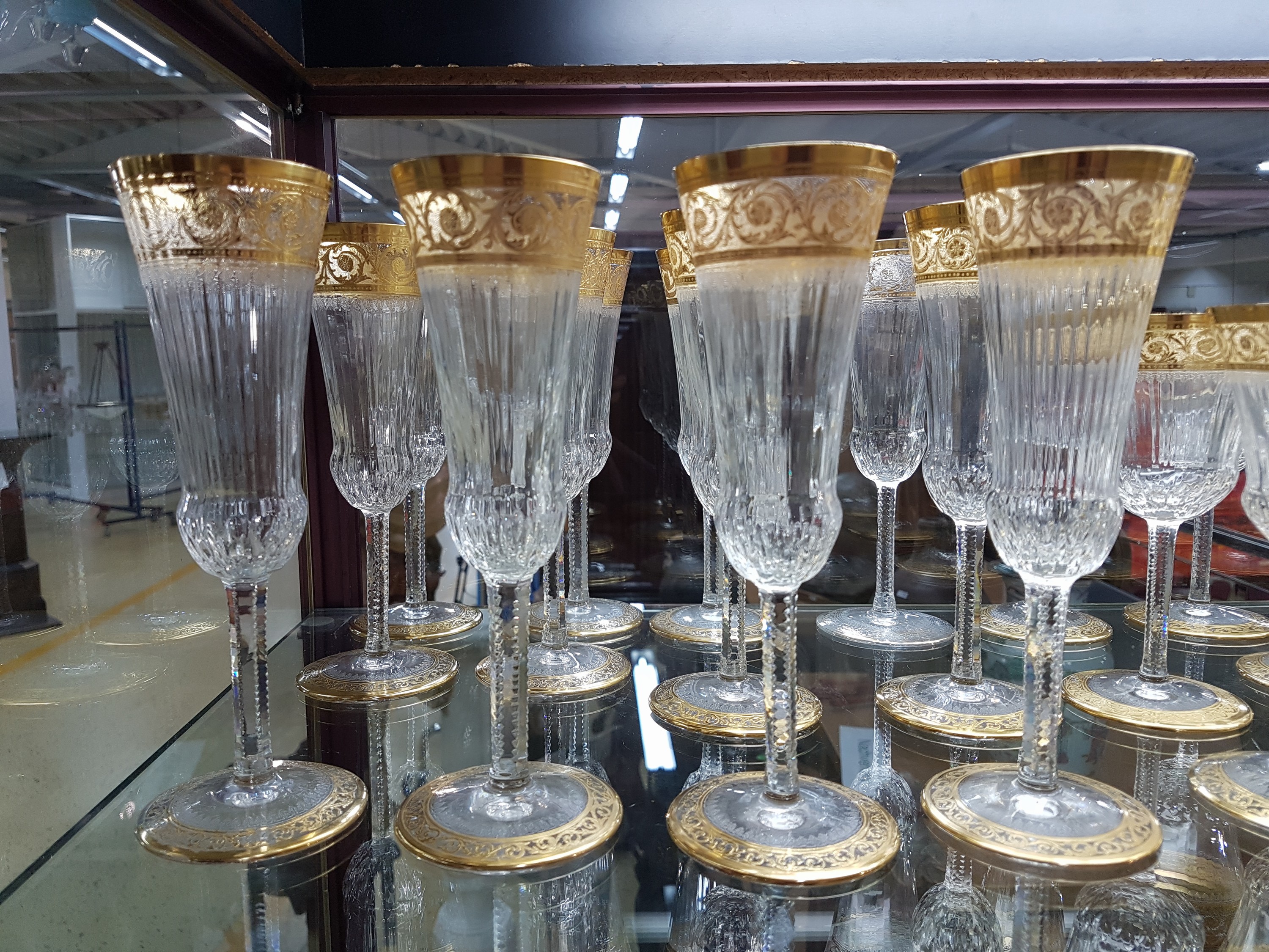 Detail a: Trinkglasservice, Thistle, Saint Louis, 12 Südweingläser und 5 Likörgläser, 8 Weingläser, 11 Sektgläser, 10 Bechergläser Kristallglas, ...