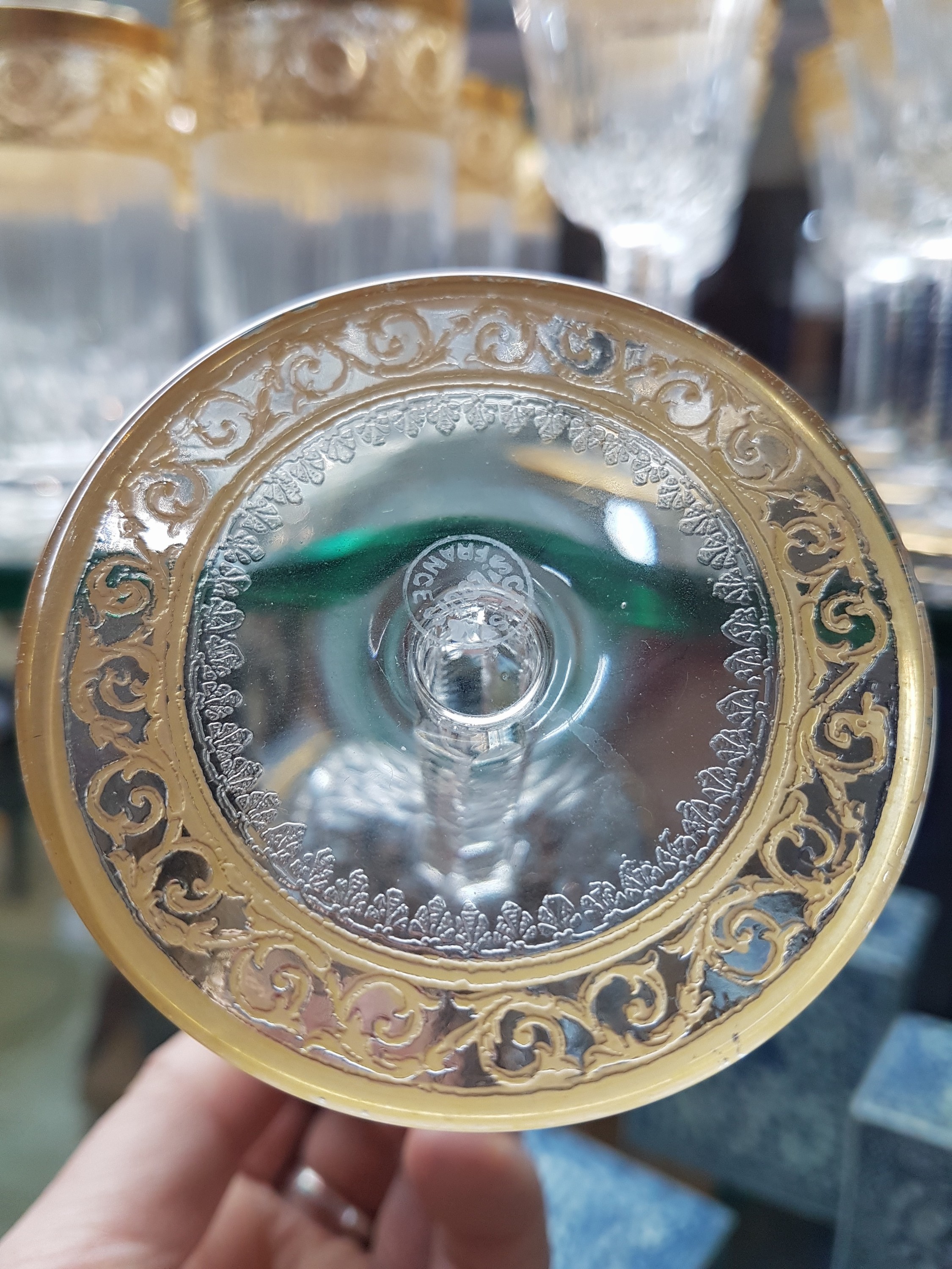 Detail f: Trinkglasservice, Thistle, Saint Louis, 12 Südweingläser und 5 Likörgläser, 8 Weingläser, 11 Sektgläser, 10 Bechergläser Kristallglas, ...