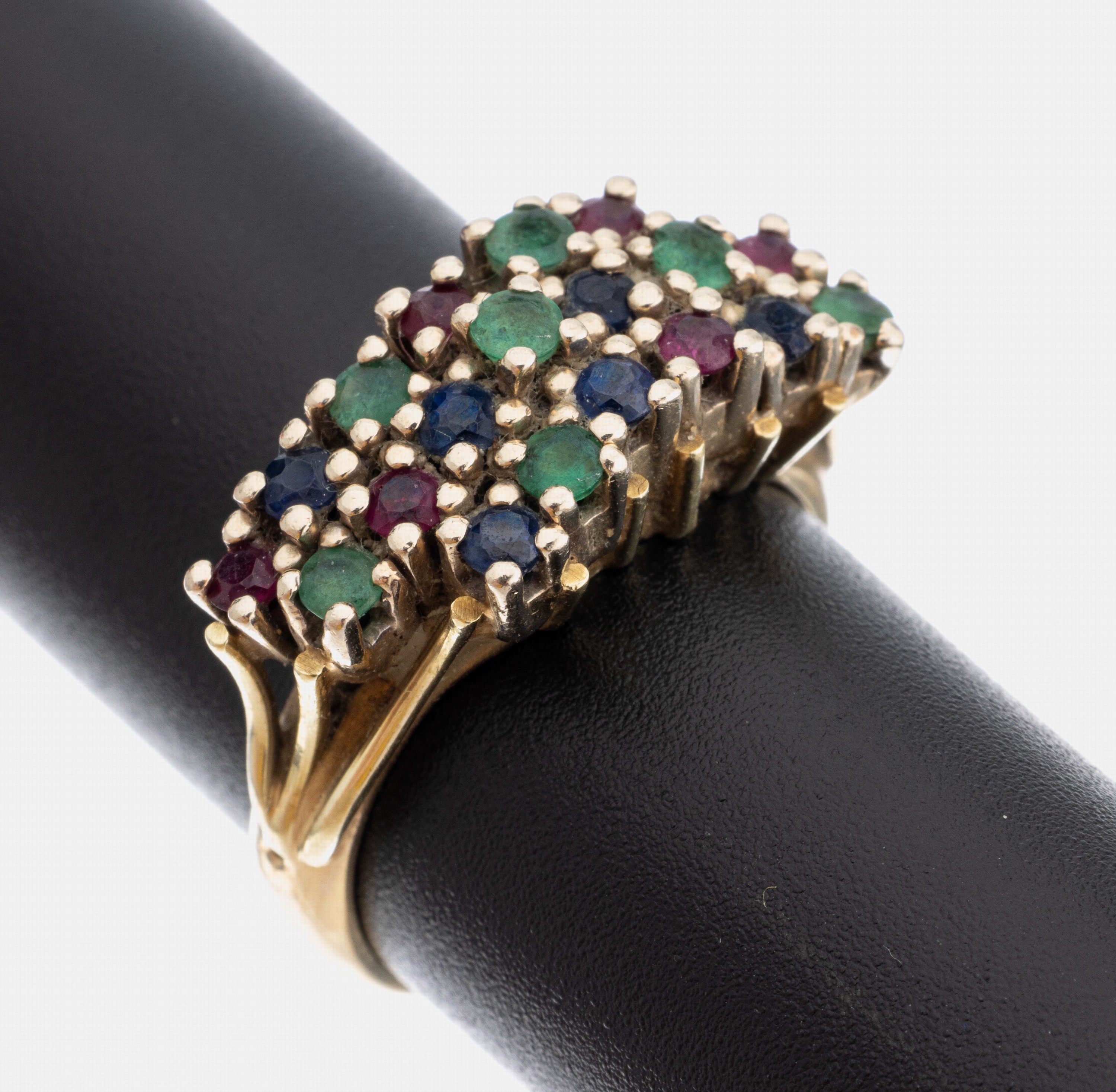 14 kt Gold Farbstein-Ring, GG 585/000, Ringkopf best. mit 7 rundfacett. Smaragde, 6 rundfacett. Rubine und Saphire, RW 52, ca. 7.5 g