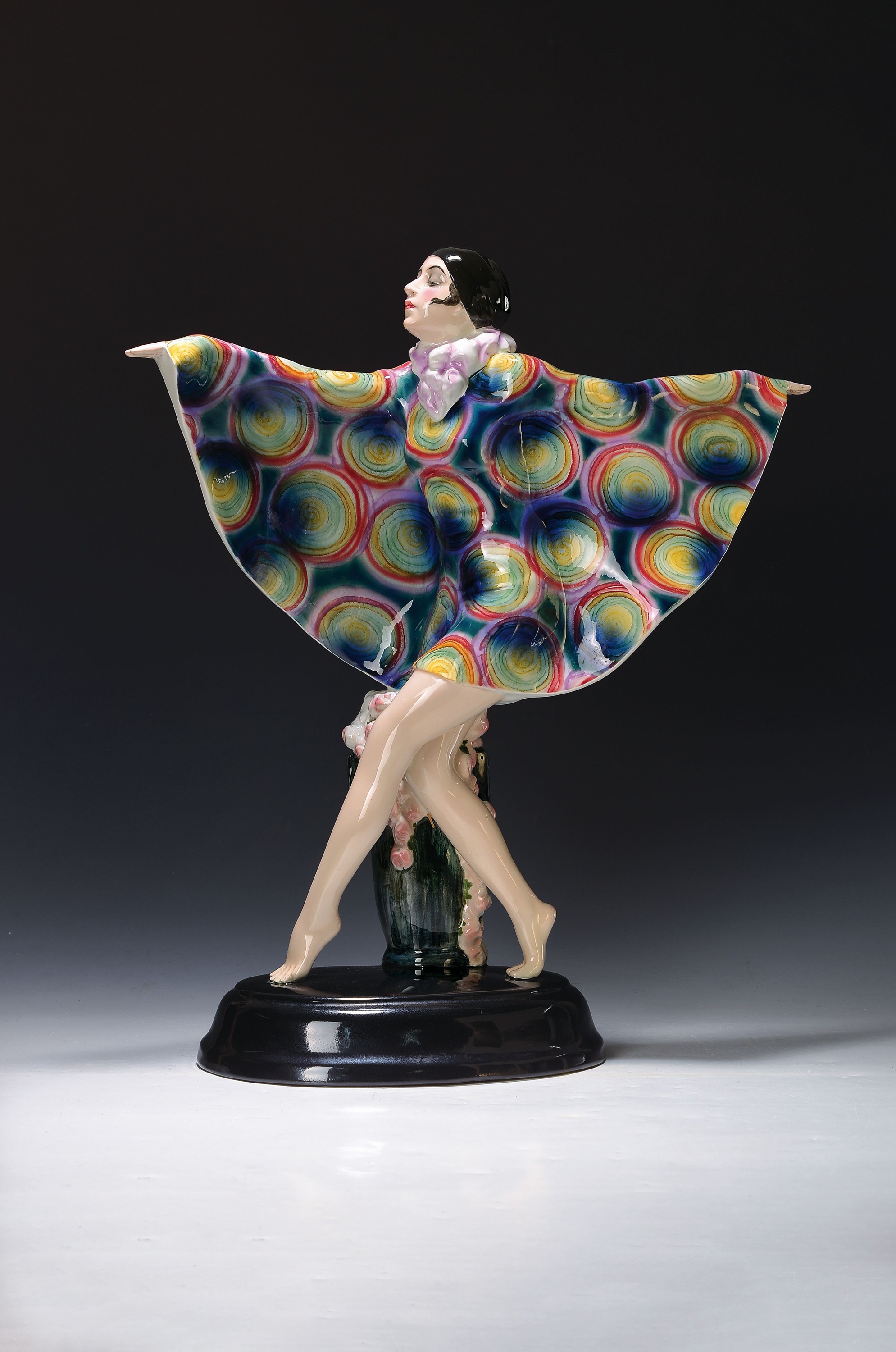 Große Jugendstil-Figur, Goldscheider Wien, Entwurf Josef Lorenzl, um 1922, Modellnr. 5230, "Gefangener Vogel, feine polychrome Bemalung, ovaler ...