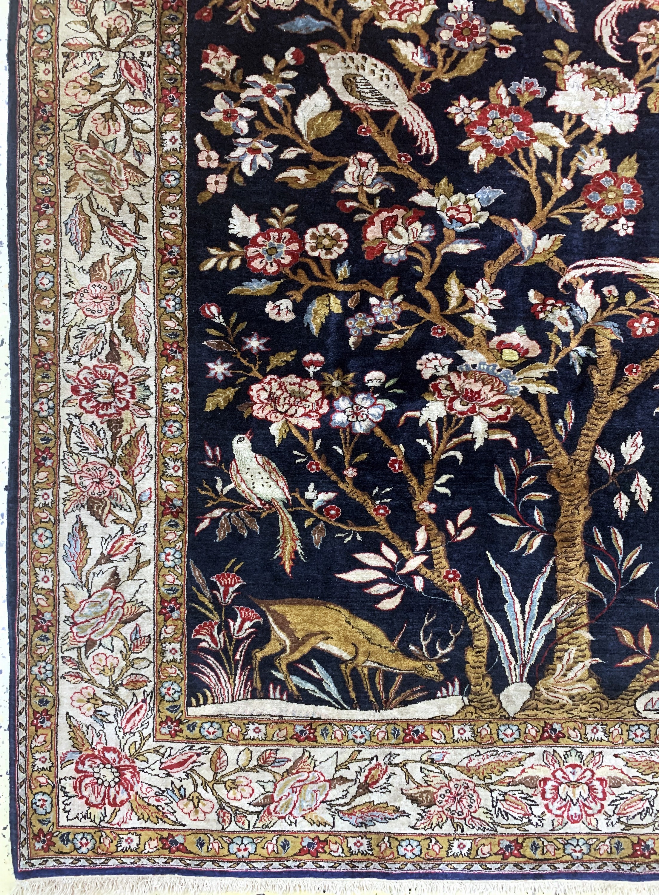 Detail b: Ghom Seide fein, Persien, Mitte 20.Jhd, reine Naturseide, ca. 205 x 141 cm, Reinigungsbedürftig, EHZ: 2