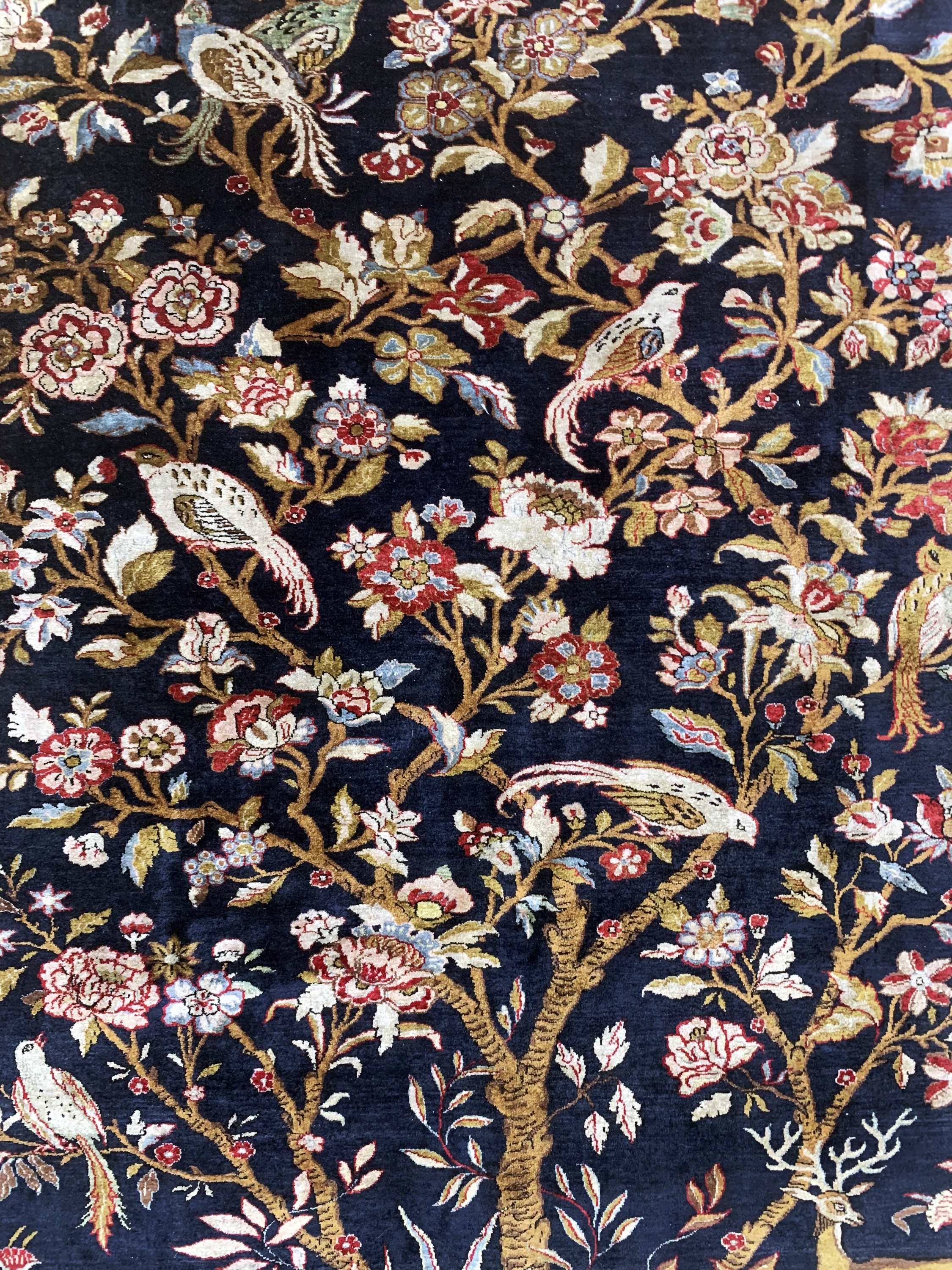 Detail c: Ghom Seide fein, Persien, Mitte 20.Jhd, reine Naturseide, ca. 205 x 141 cm, Reinigungsbedürftig, EHZ: 2