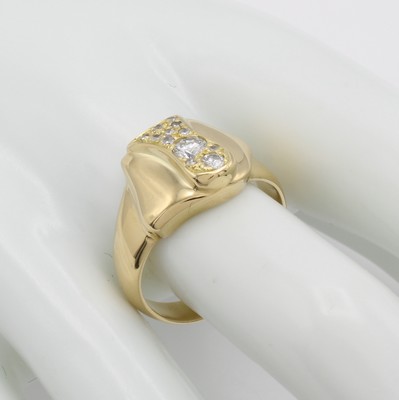 26876550a - Massiver Ring mit Brillanten, GG 585/000, Brill. gestreut gef. zus. ca. 0.25 ct ...