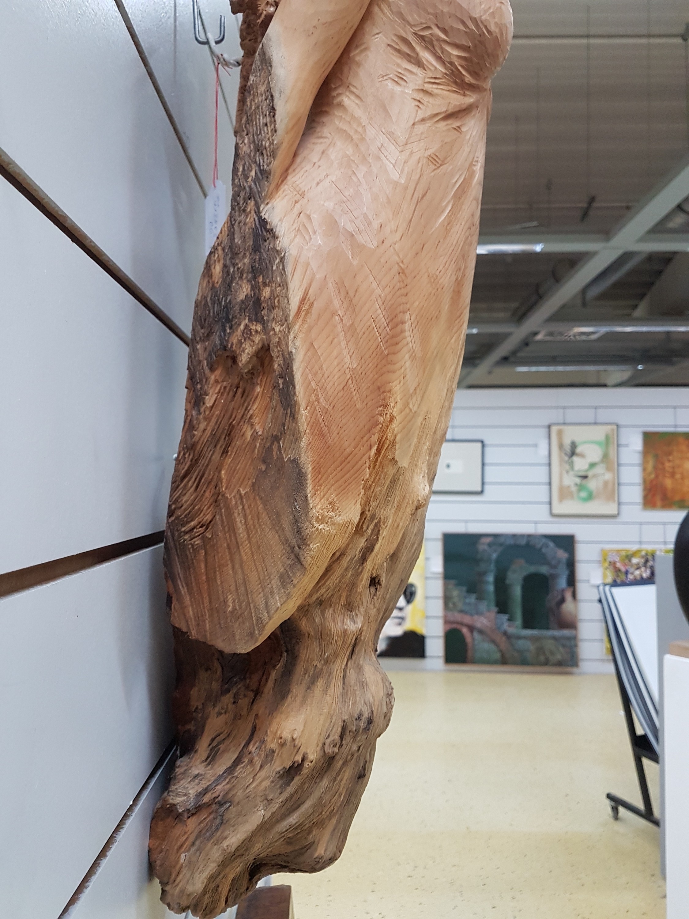 Detail e: Holzschnitzerei von Oswald Demetz, Deur/Grödnertal, Donna moderna, Zirbelkiefer, Halbfigur einer jungen Frau in der Art einerGallionsfigur, H. ca. ...