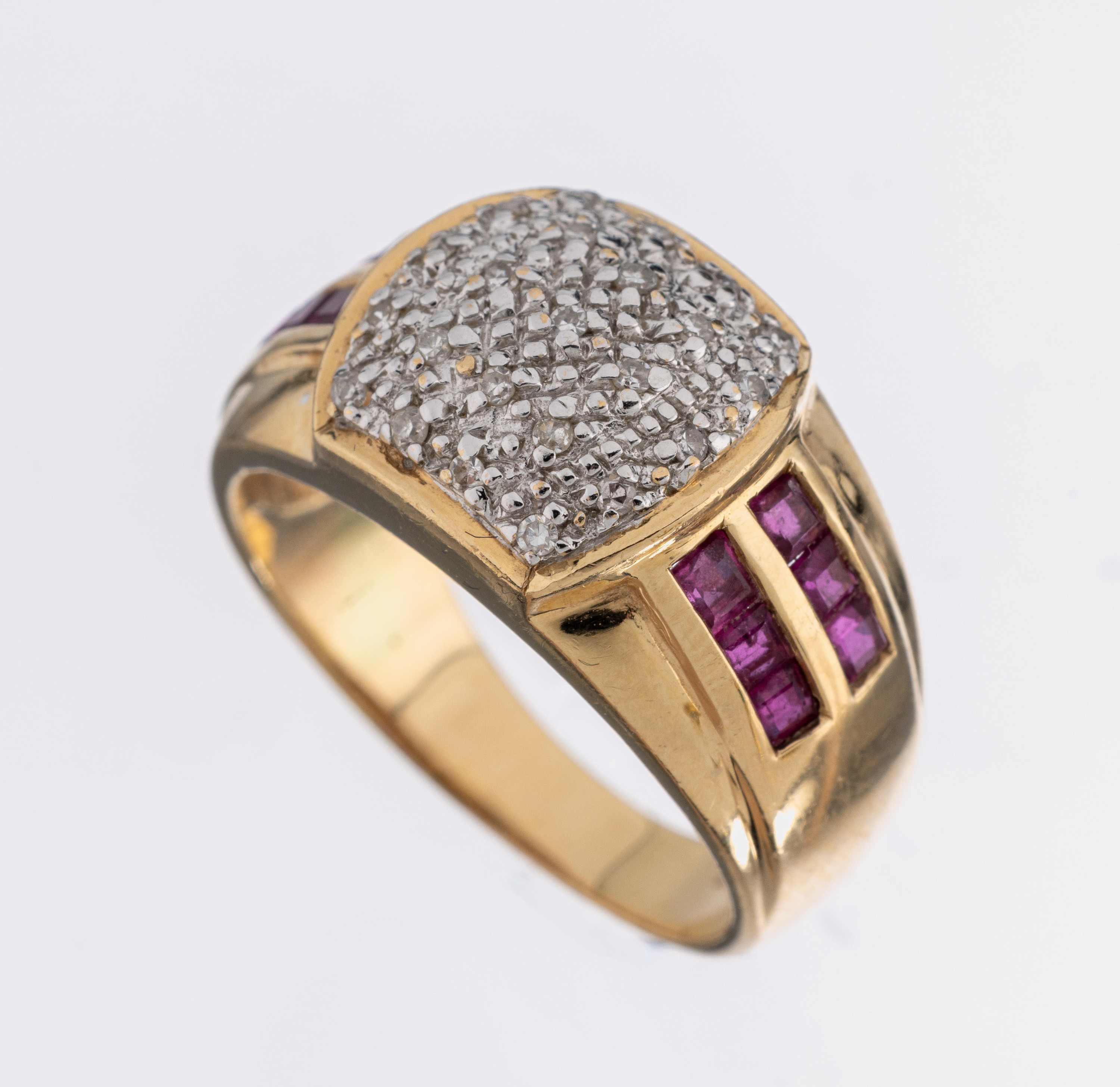 14 kt Gold Brillant-Rubin-Ring, GG 585/000,23 in WG gefasste Brillanten zus. ca. 0.12 ct Weiß/p, Rubincarrees zus. ca. 0.24 ct, ca. 6.1 g, RW 53