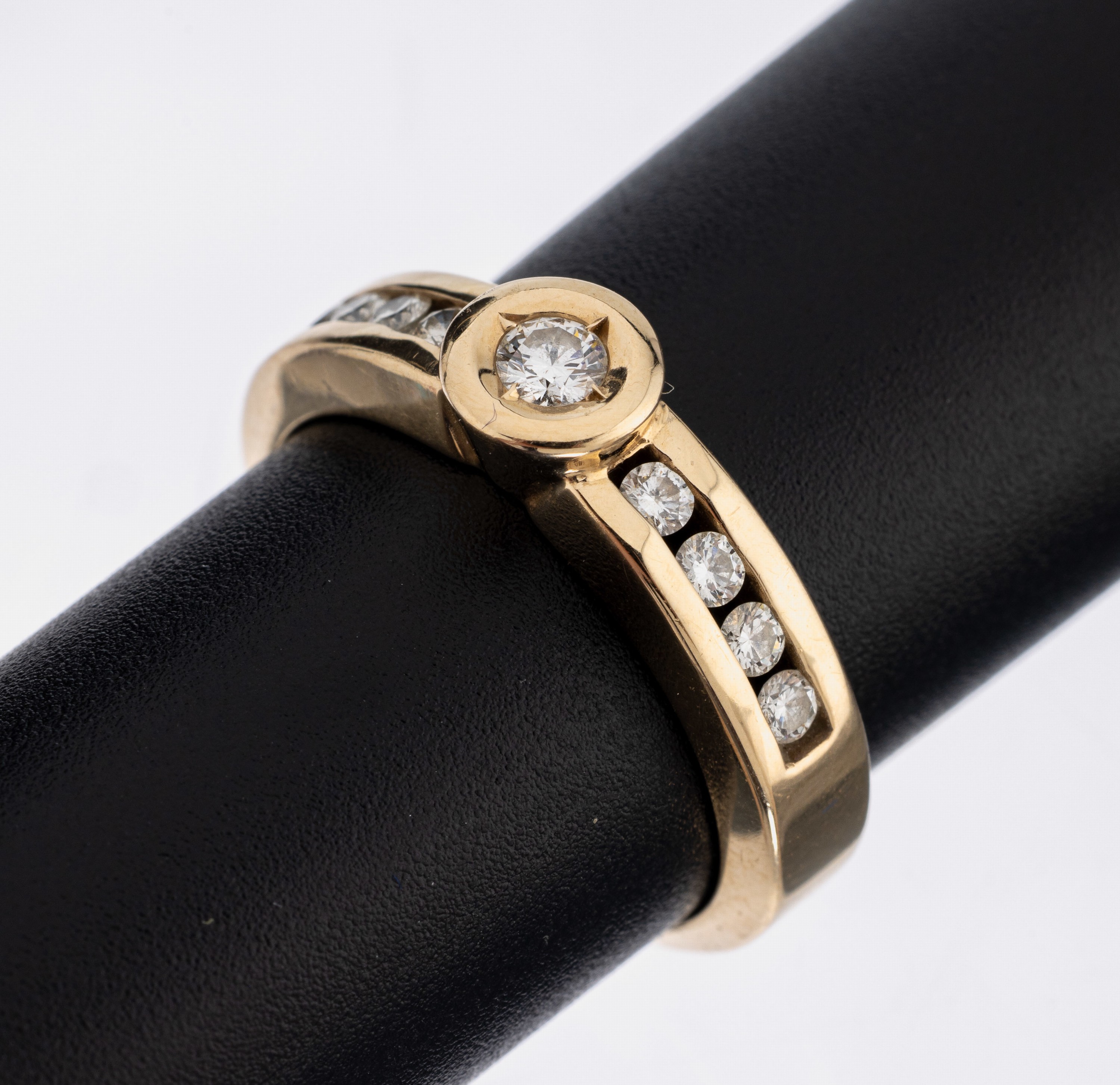 14 kt Gold Brillant-Ring, GG 585/000, 9 Brillanten zus. ca. 0.34 ct Weiß/si, ca. 7.2g, RW 58