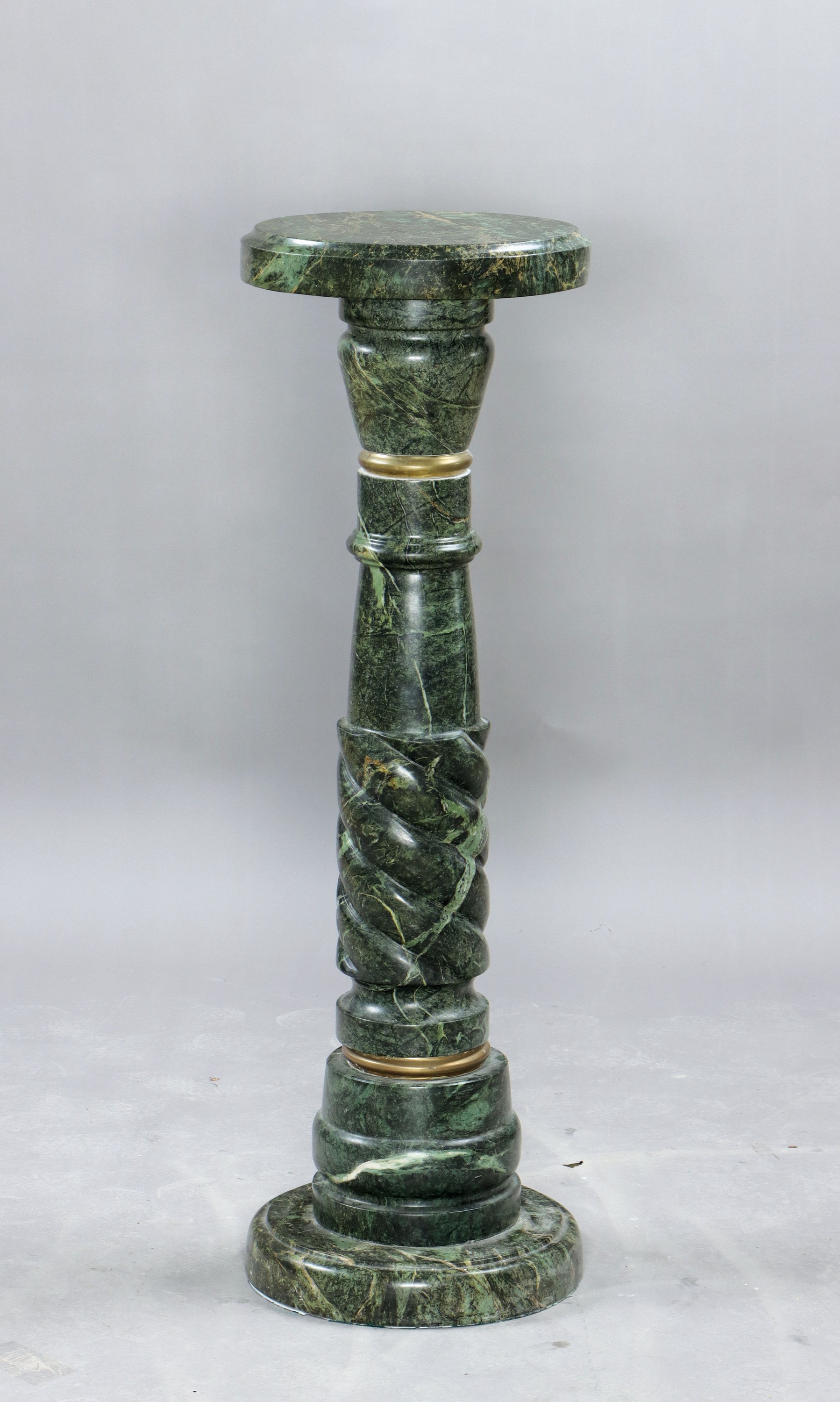 Marmorsäule, schwarz-weiß-grün geäderter Marmor, H. ca. 100cm, D. ca. 31cm EZ 2