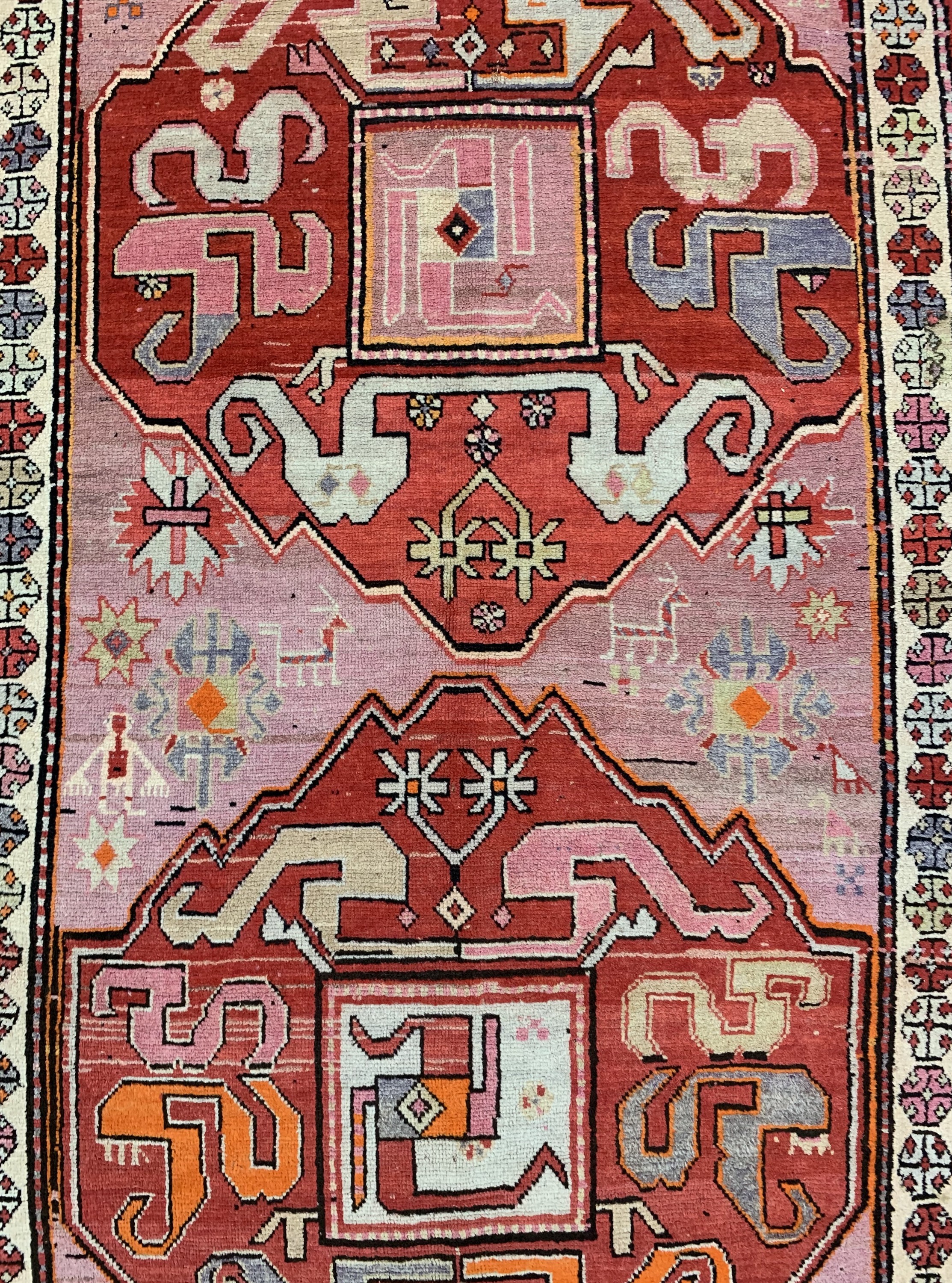 Detail c: Wolkenband Kazak, Kaukasus, Anfang 20.Jhd, Wolle auf Wolle, ca. 250 x 133 cm, EHZ: 2-3 (alte Restaurierungen)