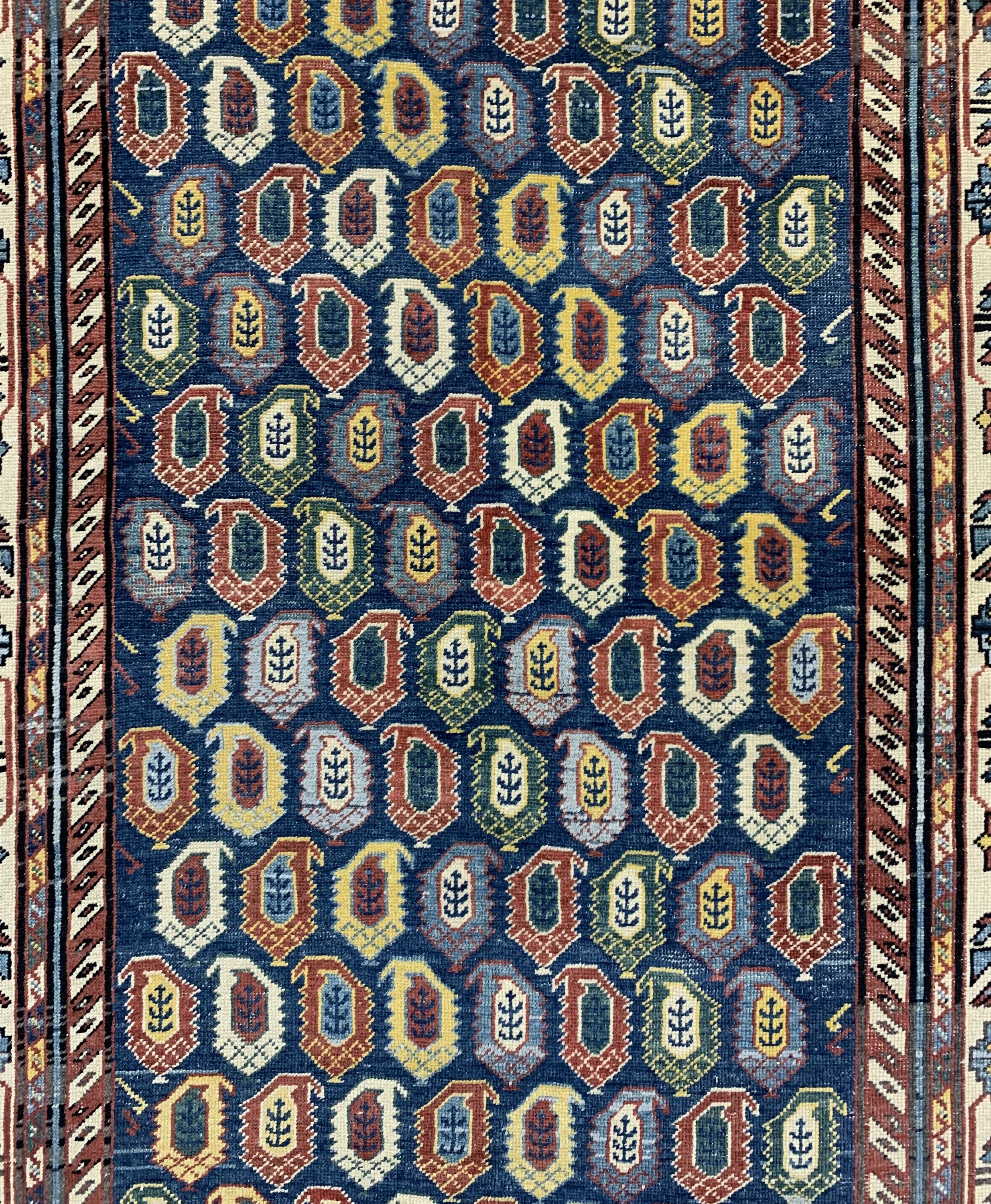 Detail c: Chichi Kazak antik, Kaukasus, um 1900, Wolle auf Wolle, ca. 200 x 135 cm, EHZ: 3