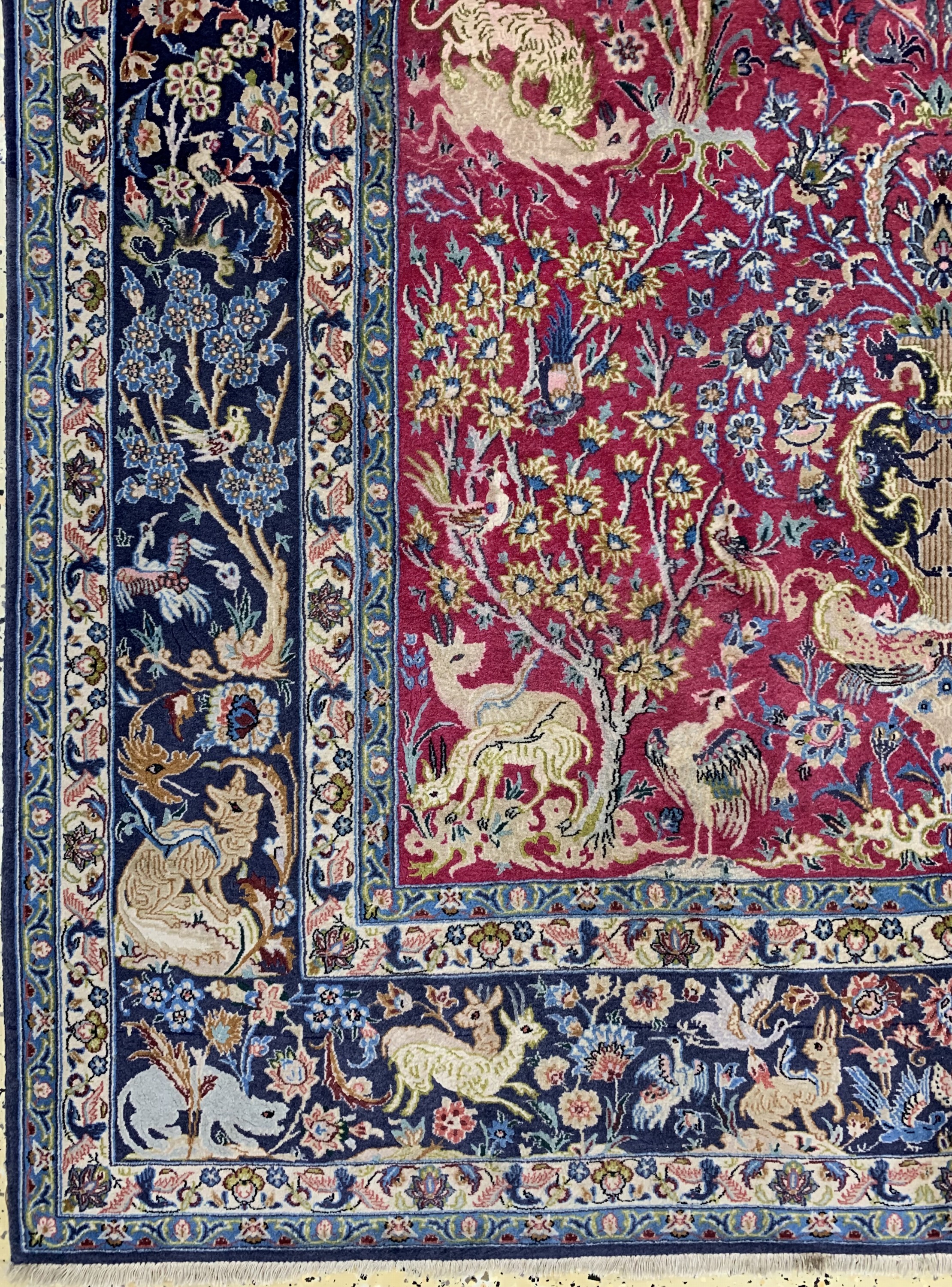 Detail b: Esfahan fein, Persien, Mitte 20.Jhd, Korkwolle mit und auf Seide, ca. 232 x 159 cm,Reinigungsbedürftig, EHZ: 2