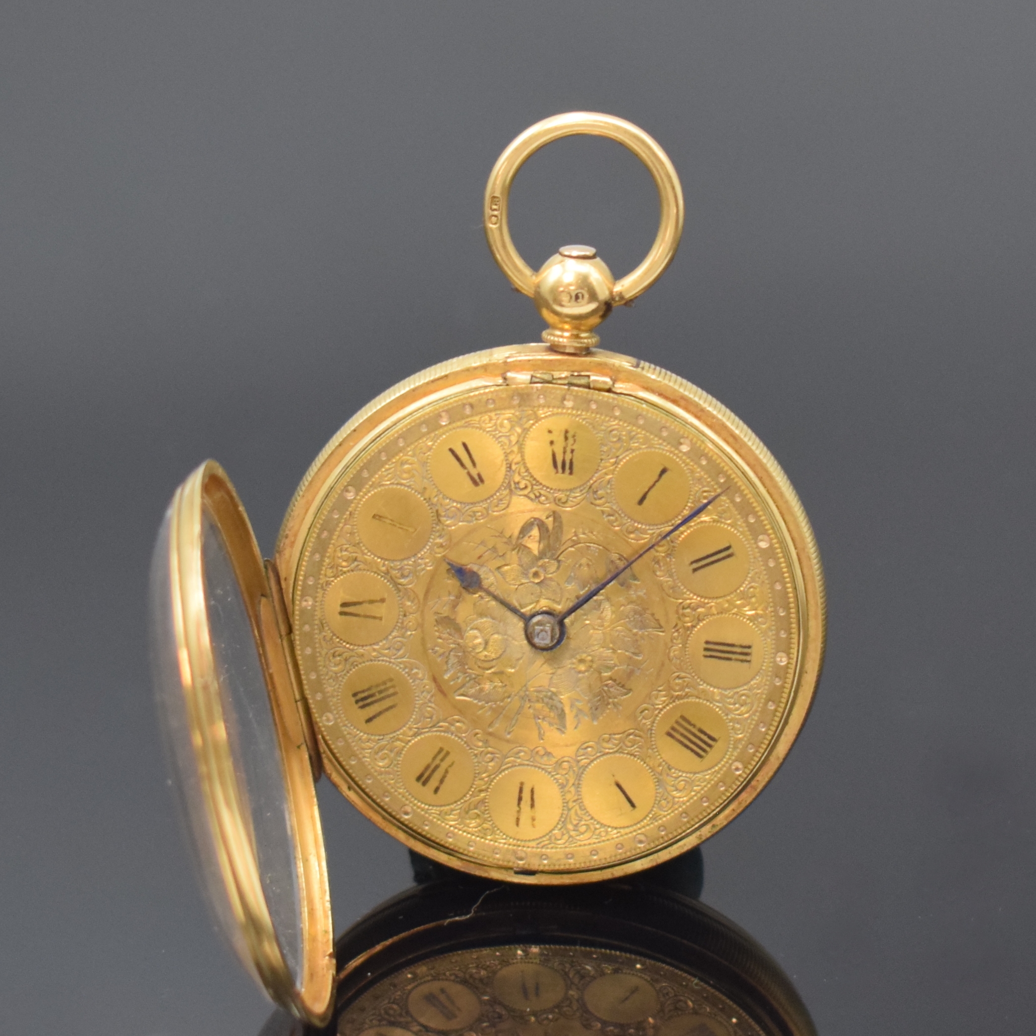 Detail d: JOSEPH PLAYER offene Taschenuhr in GG 750/000, England lt. Hallmark 1869, Schlüsselaufzug, Rückdeckel floral grav., gold. Zifferbl. m. floraler ...