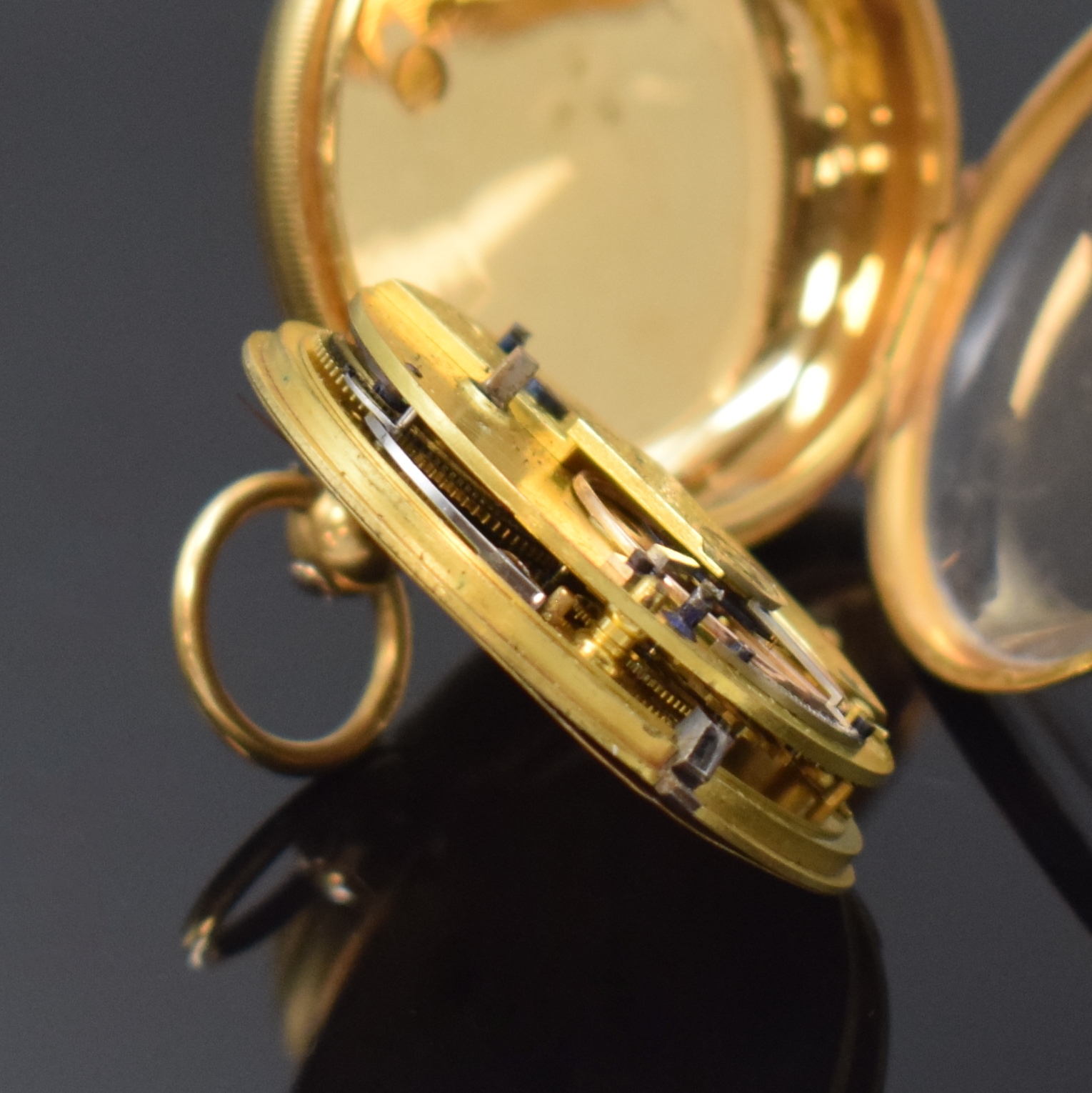 Detail g: JOSEPH PLAYER offene Taschenuhr in GG 750/000, England lt. Hallmark 1869, Schlüsselaufzug, Rückdeckel floral grav., gold. Zifferbl. m. floraler ...