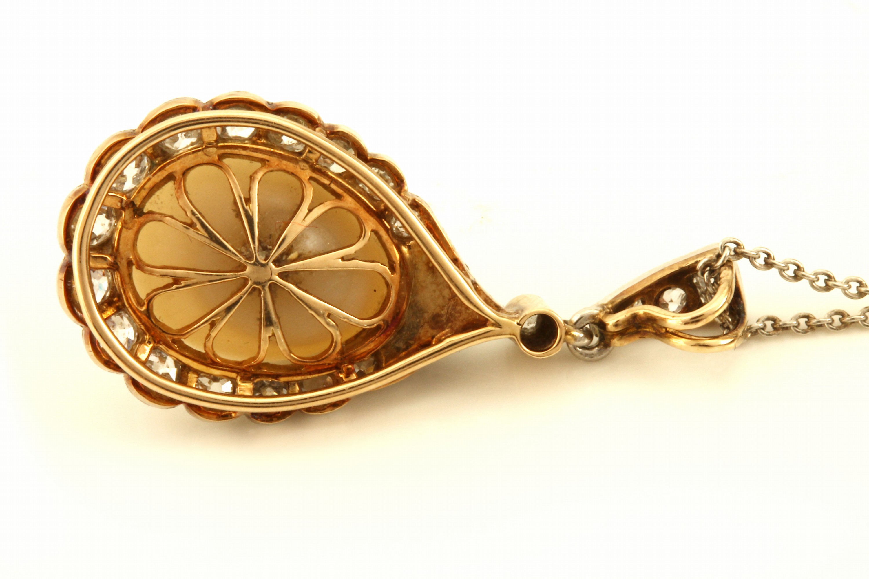 Detail c: 14 kt Gold Jugendstil Diamant-Perl-Anhänger, Platin und GG 585/000 gepr., in Platin gefasste Altschliffdiamanten zus. ca. 1.00 ct Weiß/si-p, ...