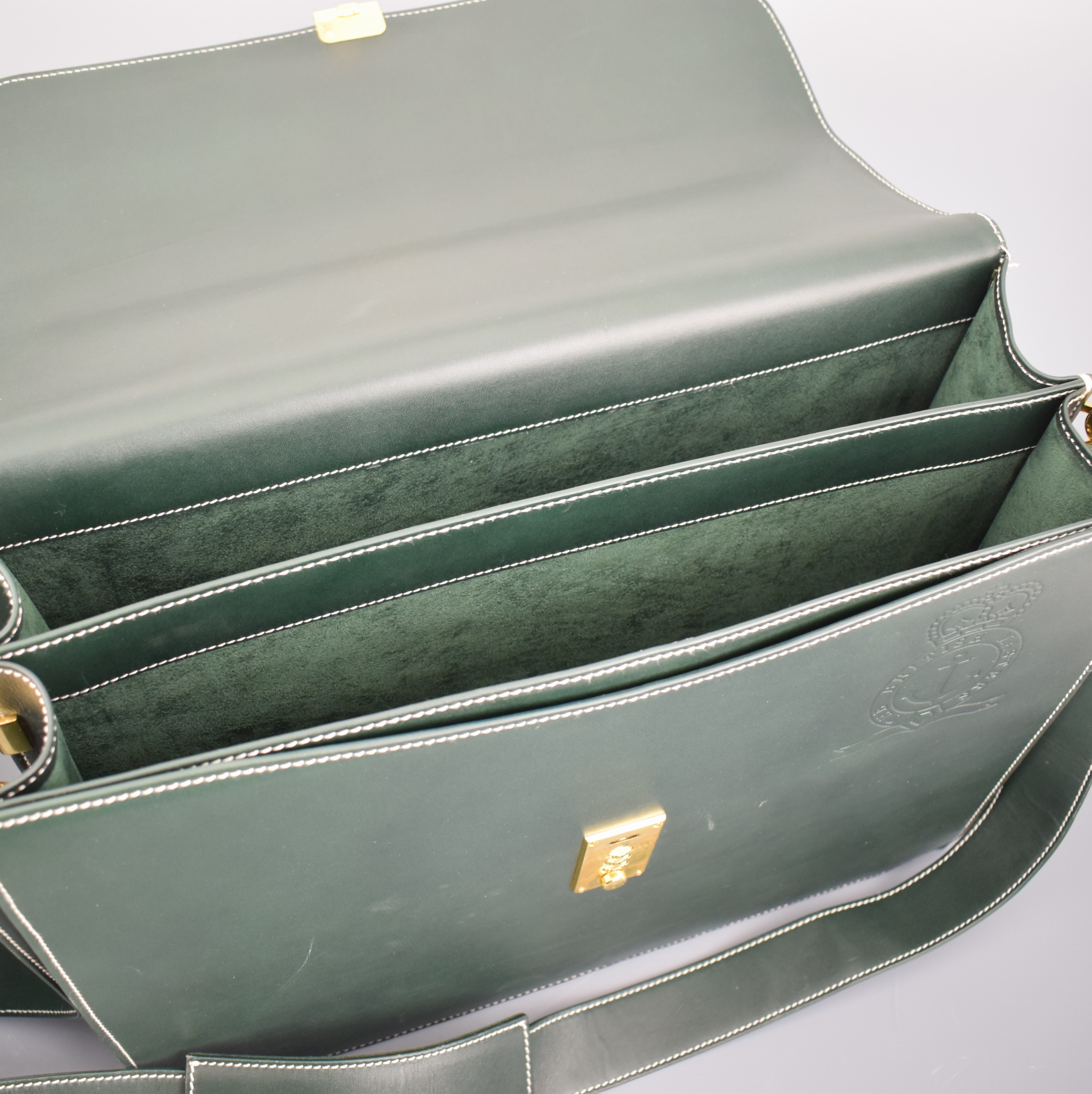 Detail f: The British Masters Tasche mit Zahlenschloss und 3 Vorlage-Tablets für Uhren, Leder, Vorlage-Tablets f. jeweils 8 Uhren, M. ca. 32 x 42 x 15 cm, ...