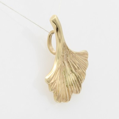 26878310a - Anhänger mit Ginkgoblatt, GG 585/000, teil- plastische Darstellung ...