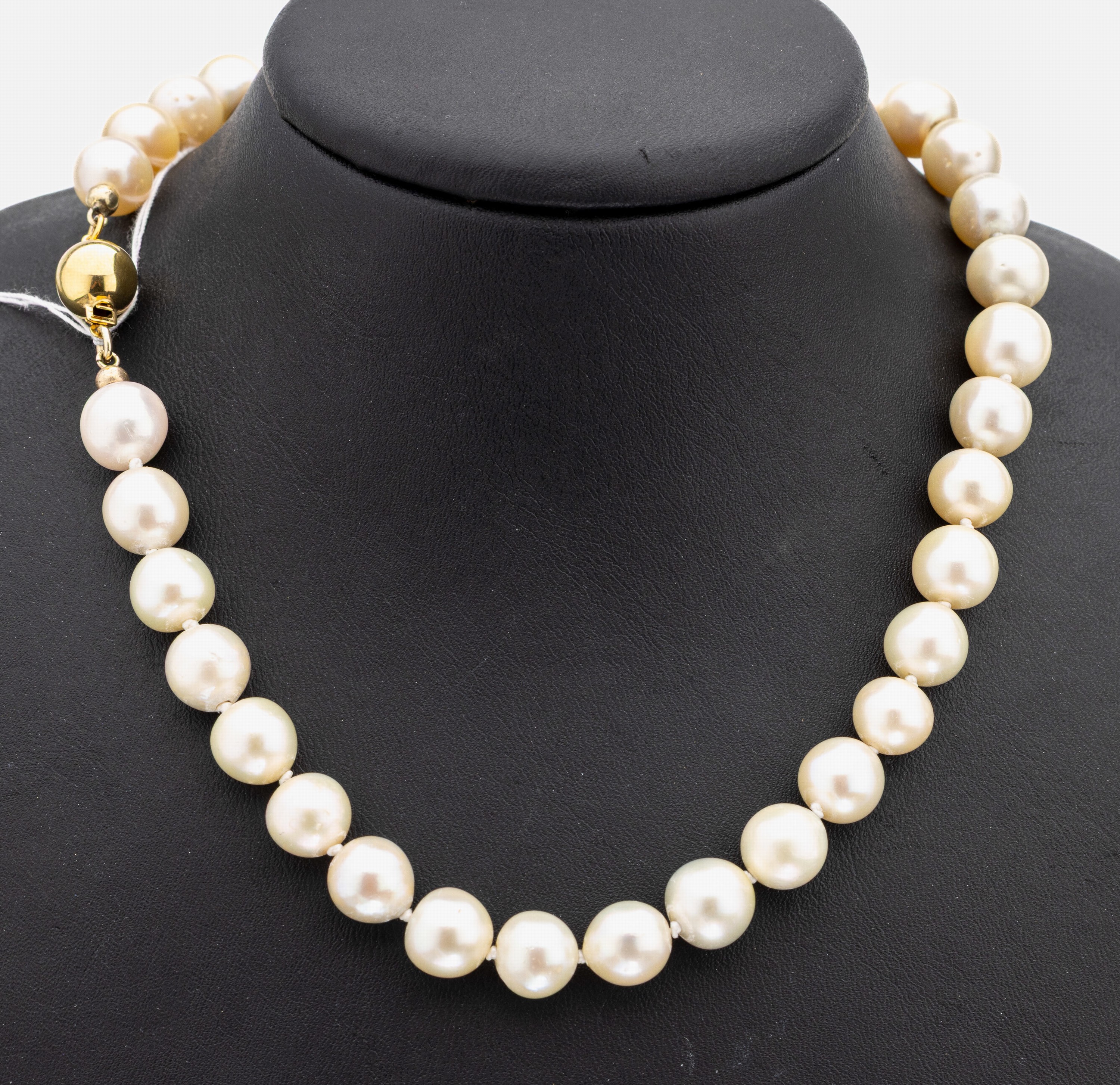 Zuchtperl-Collier mit 9 kt Gold Schließe, GG 375/000, Südseezuchtperlen, D. ca. 10-11 mm, L. ca. 50 cm, Kugelschließe