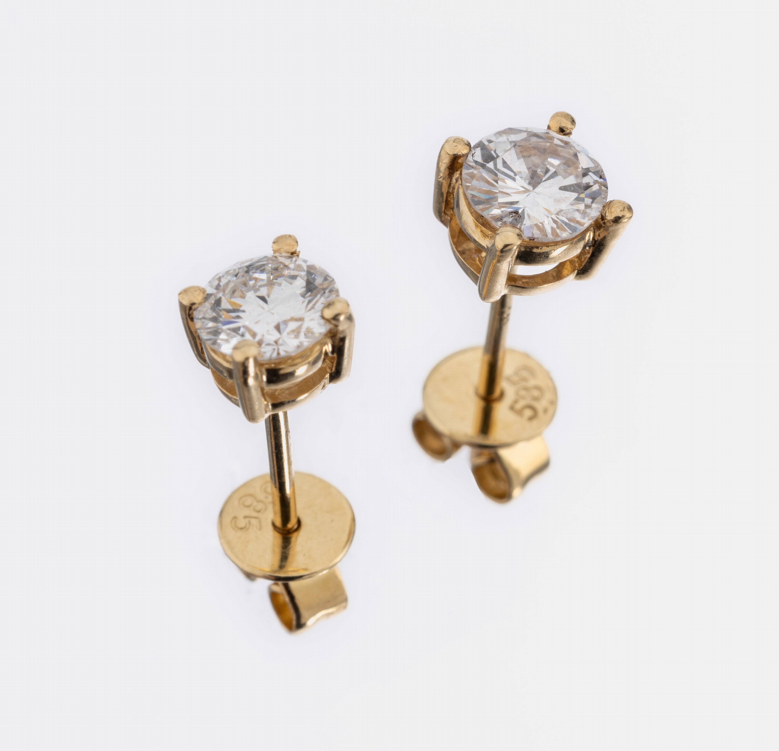Paar 14 kt Gold Brillant-Ohrstecker, GG 585/000, 2 Brillanten zus. ca. 0.75 ct Weiß/si-p