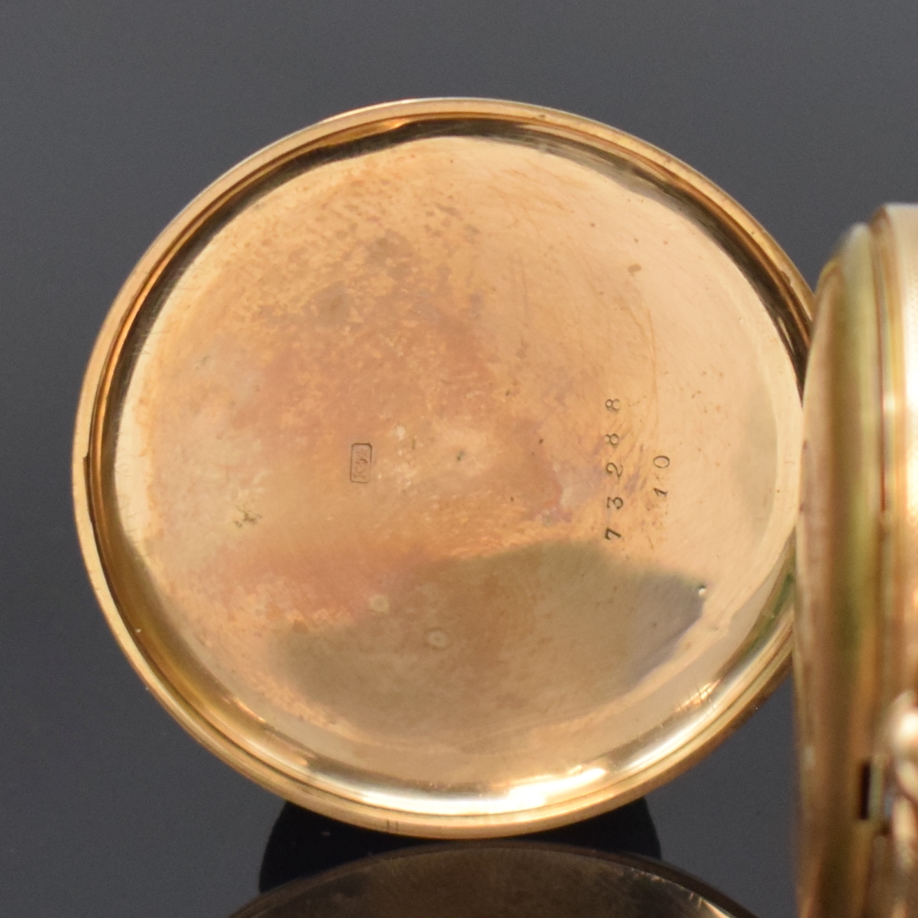 Detail b: Offene Herrentaschenuhr mit Schlüsselaufzug in GG 585/000 Nr. 73288, Schweiz für den englischen Markt um 1880, guill. Geh. m. offenem ...