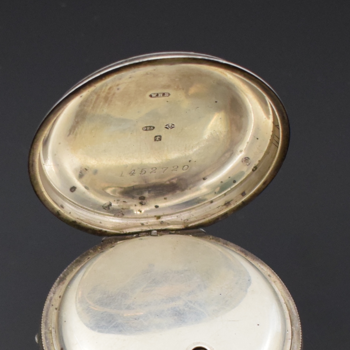 Detail f: Konvolut: 3 schwere, offene Taschenuhren in Sterlingsilber, um 1880, Schlüsselaufzug, 2x England, Emailzifferbl., kl. Sek. b. 6, verg. ...