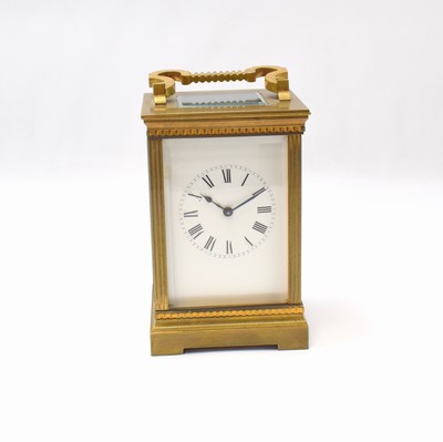 Image Reiseuhr mit 1/2-Std-Schlagwerk, Frankreich um 1900, 5-seitig facett-vergl. Messinggeh. ...