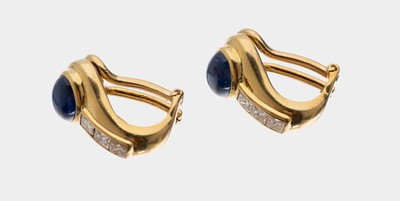Image 26878946 - Paar 18 kt Gold Saphir-Diamant-Ohrclips, GG750/000, 2 Saphir-Cabochons zus. ca. 0.50 ...