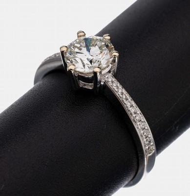 Image 26878975 - 18 kt Gold Brillant-Ring, WG 750/000, mittiger Brillant ca. 1.06 ct l.get.Weiß ...