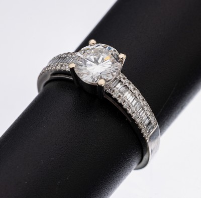 Image 26878984 - 18 kt Gold Brillant-Ring, WG 750/000, mittiger Brillant ca. 1.11 ct Hochfeines ...