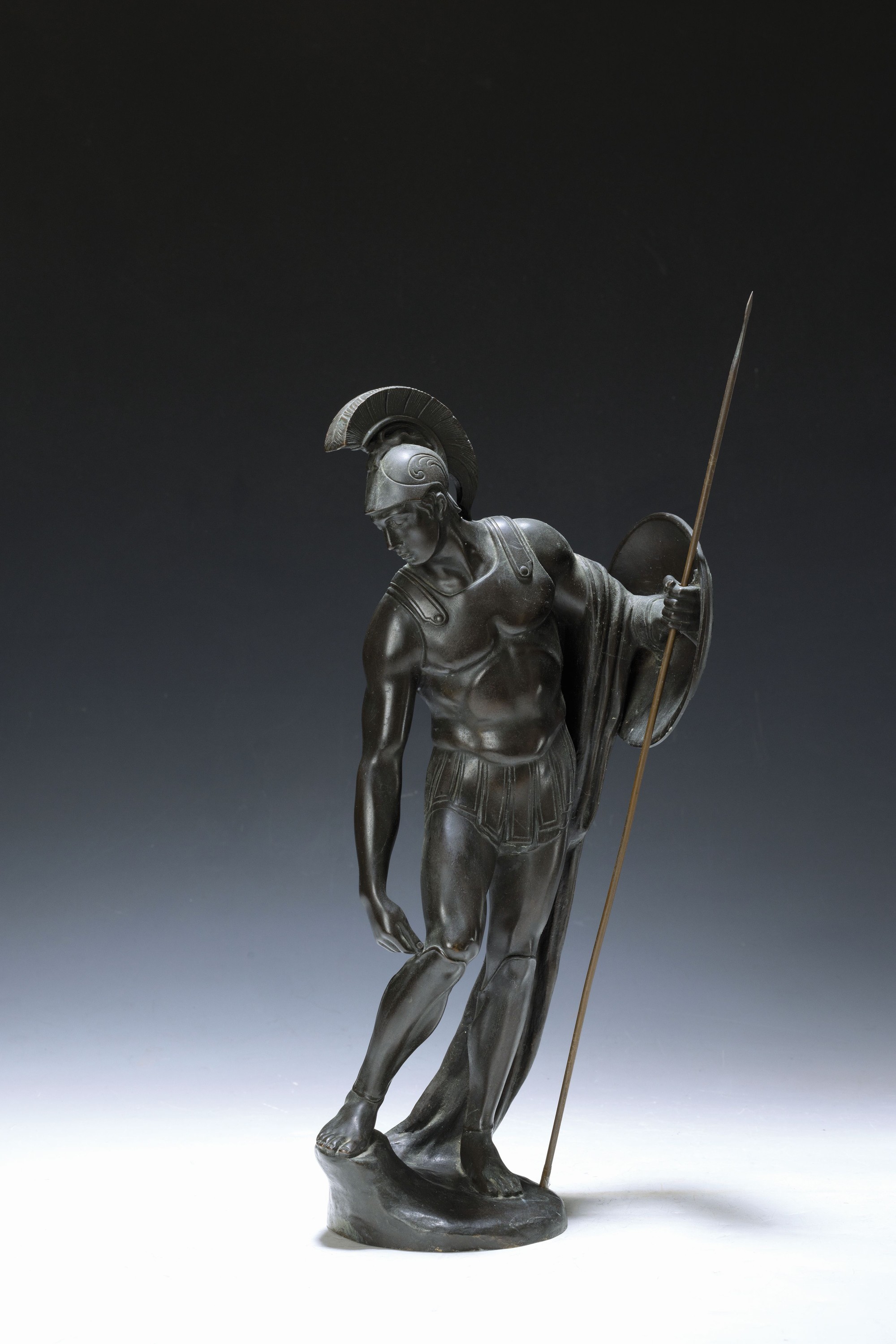 Max Valentin, 1875 Fürstenwalde - 1931 Berlin, stehender Krieger mit Speer und Schild, Speer ergänzt, auf der Plinthe signiert, H. ca. 34/38 cm