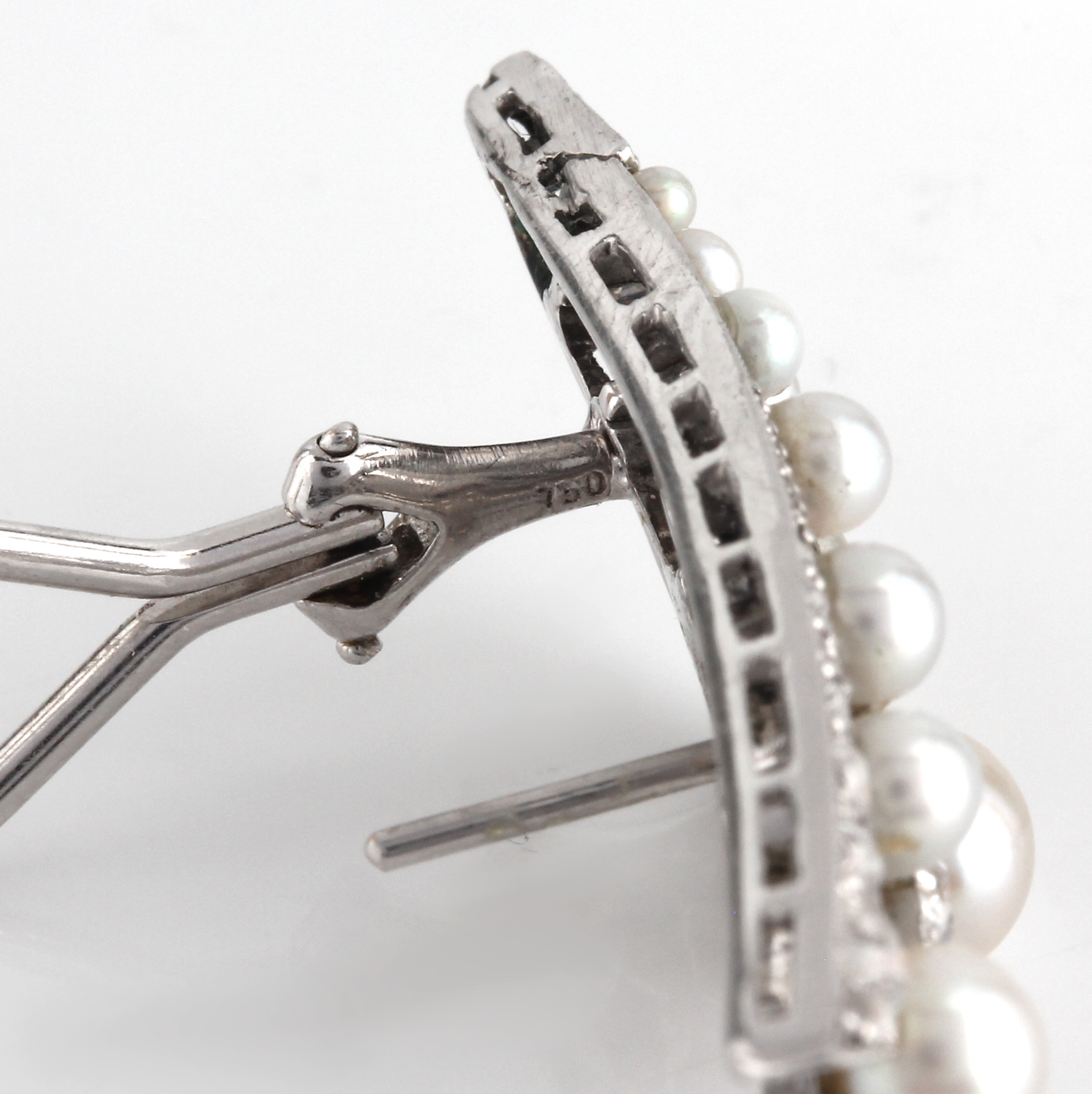 Detail d: Paar 18 kt Gold Diamant-Perl-Ohrstecker, WG750/000, 42 Altschliffdiamanten und Diamantrosen zus. ca. 1.0 ct Weiß/p, Perlen in versch. Größen und ...