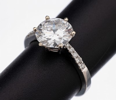 Image 26879012 - 18 kt Gold Brillant-Ring, WG 750/000, mittig Brillant ca. 2.31 ct hochfeines Weiß ...