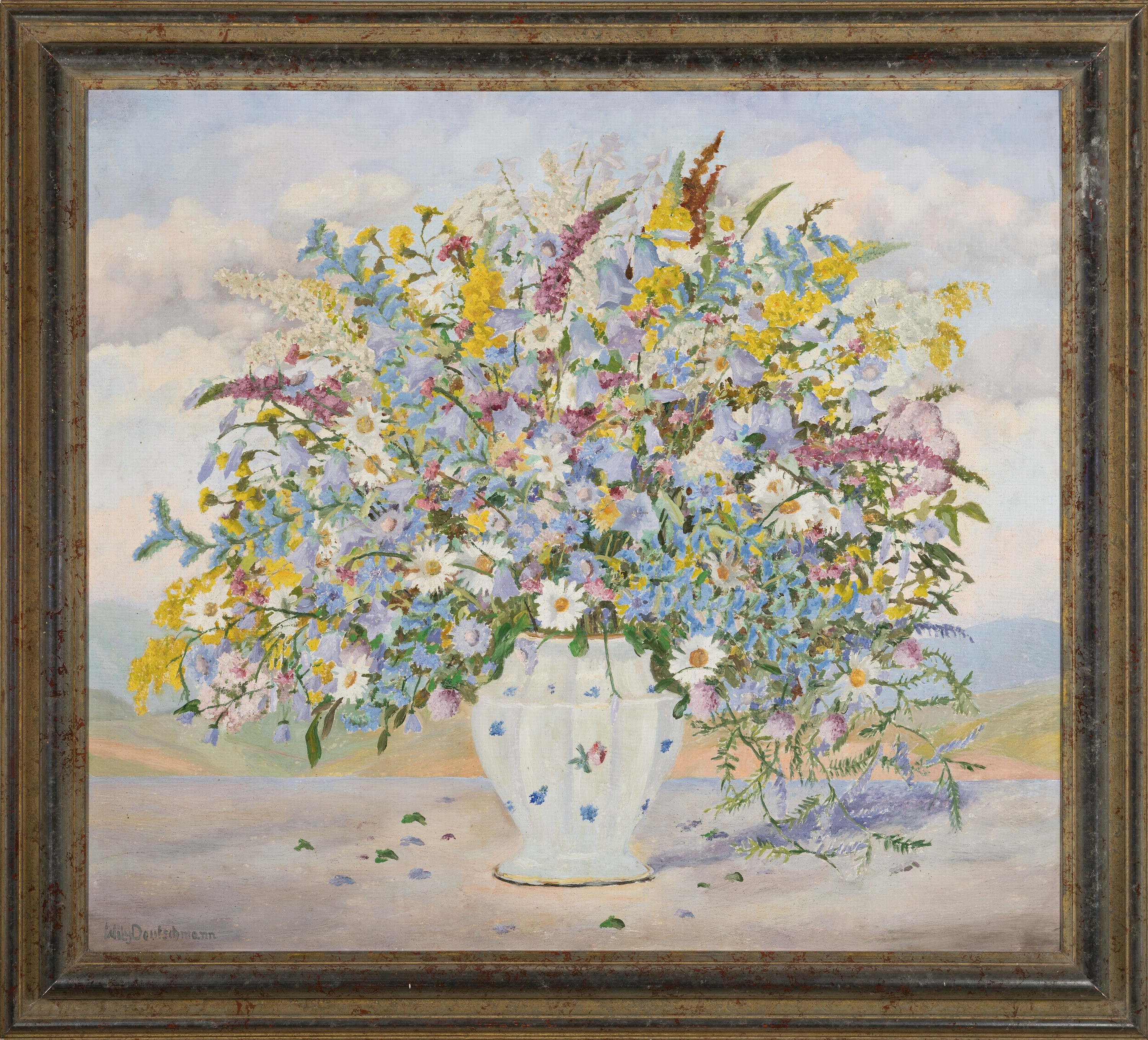Detail k: Willi Deutschmann, 1880 Oberflörsheim-1960 Petersbächel, üppiges Feldblumenstillleben vor Landschaft, links unten signiert, Öl/Platte, 66x75 cm, ...