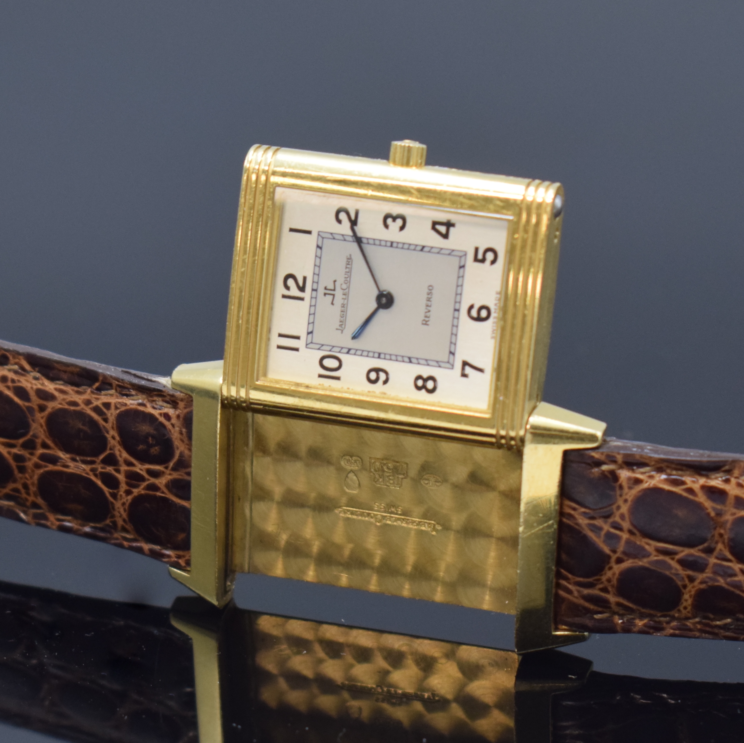 Detail e: Jaeger-LeCoultre Armbanduhr Reverso Classique Referenz 250.1.86 in GG 750/000, Schweiz um 1995, Handaufzug, um 180 Grad drehbares Wendegeh. inkl. ...