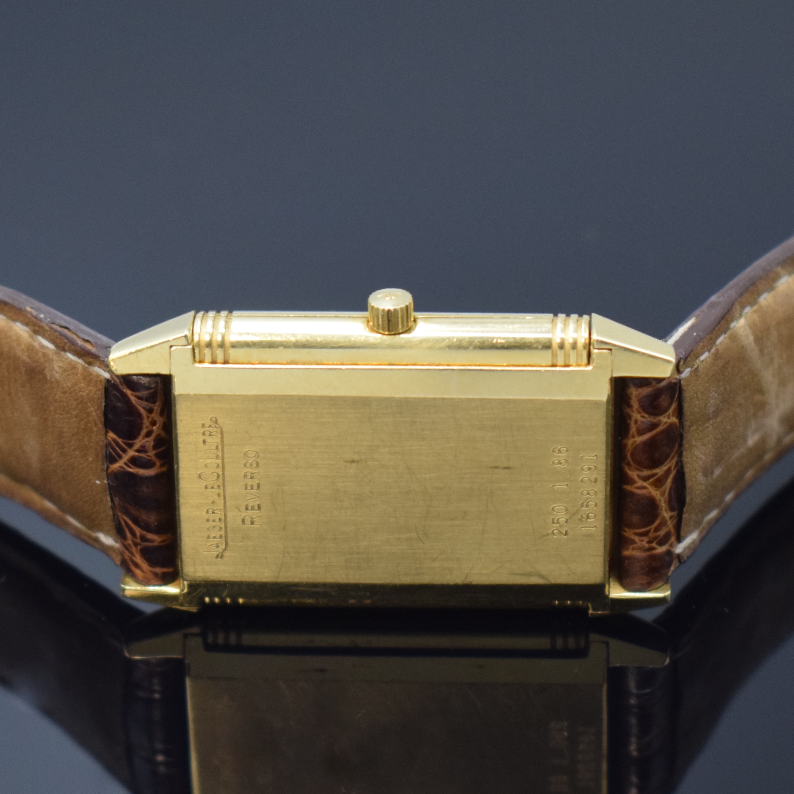 Detail d: Jaeger-LeCoultre Armbanduhr Reverso Classique Referenz 250.1.86 in GG 750/000, Schweiz um 1995, Handaufzug, um 180 Grad drehbares Wendegeh. inkl. ...