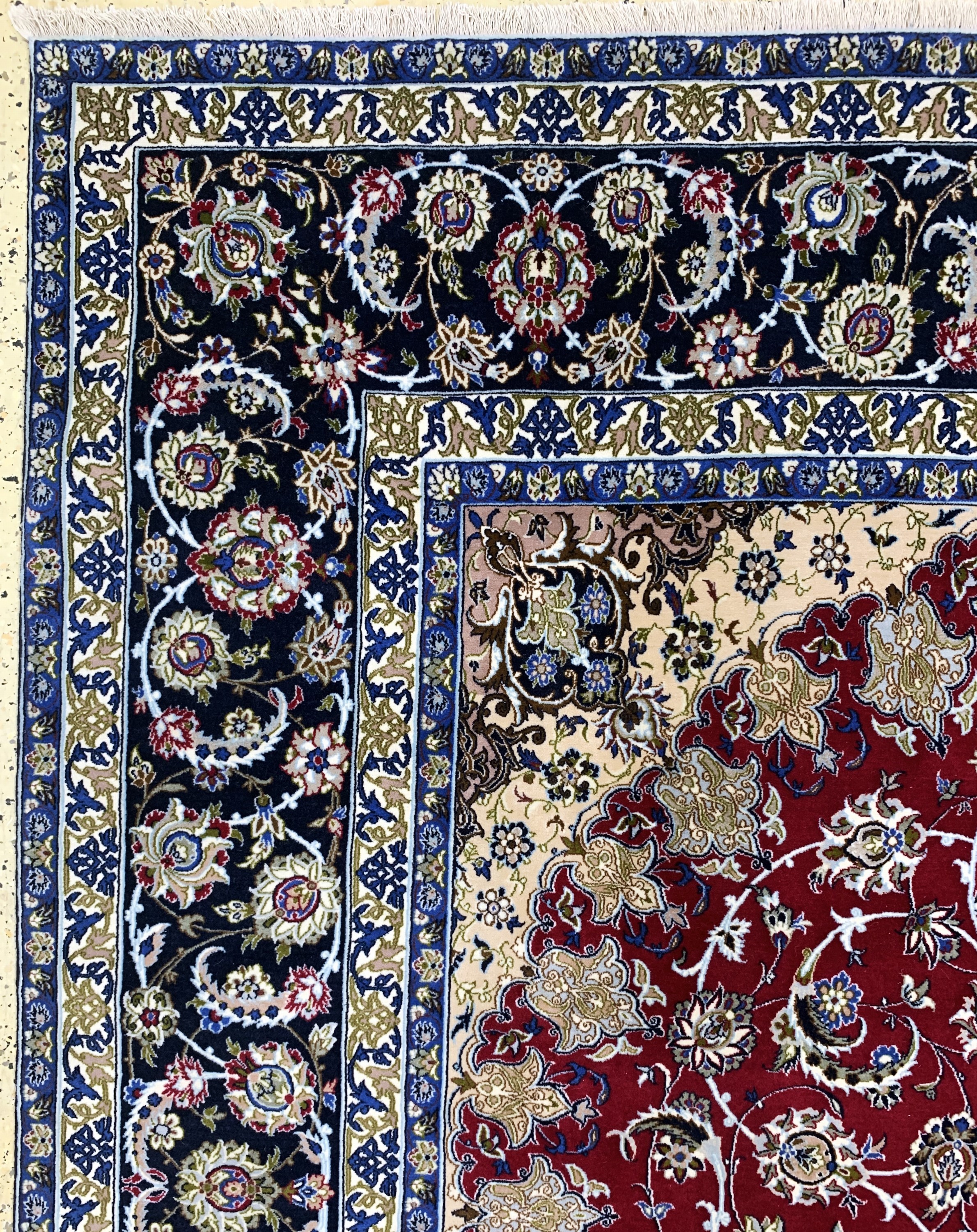 Detail e: Esfahan fein Persien, signiert"Enteshari", Mitte 20.Jhd, Korkwolle mit und auf Seide, ca. 326 x 212 cm, EHZ:1-2