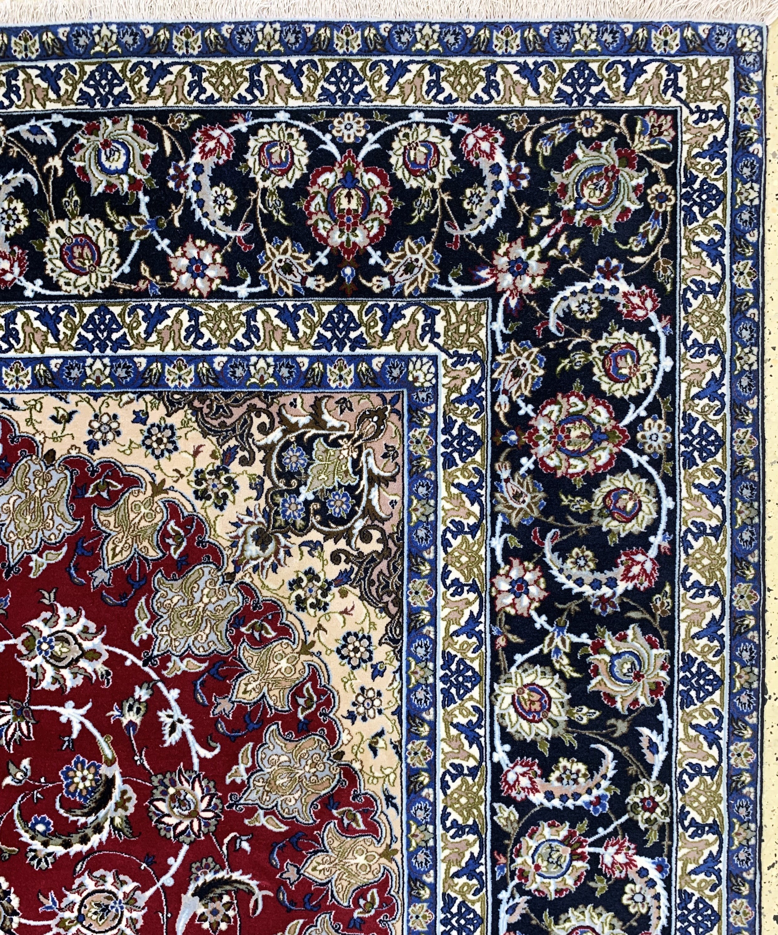 Detail g: Esfahan fein Persien, signiert"Enteshari", Mitte 20.Jhd, Korkwolle mit und auf Seide, ca. 326 x 212 cm, EHZ:1-2