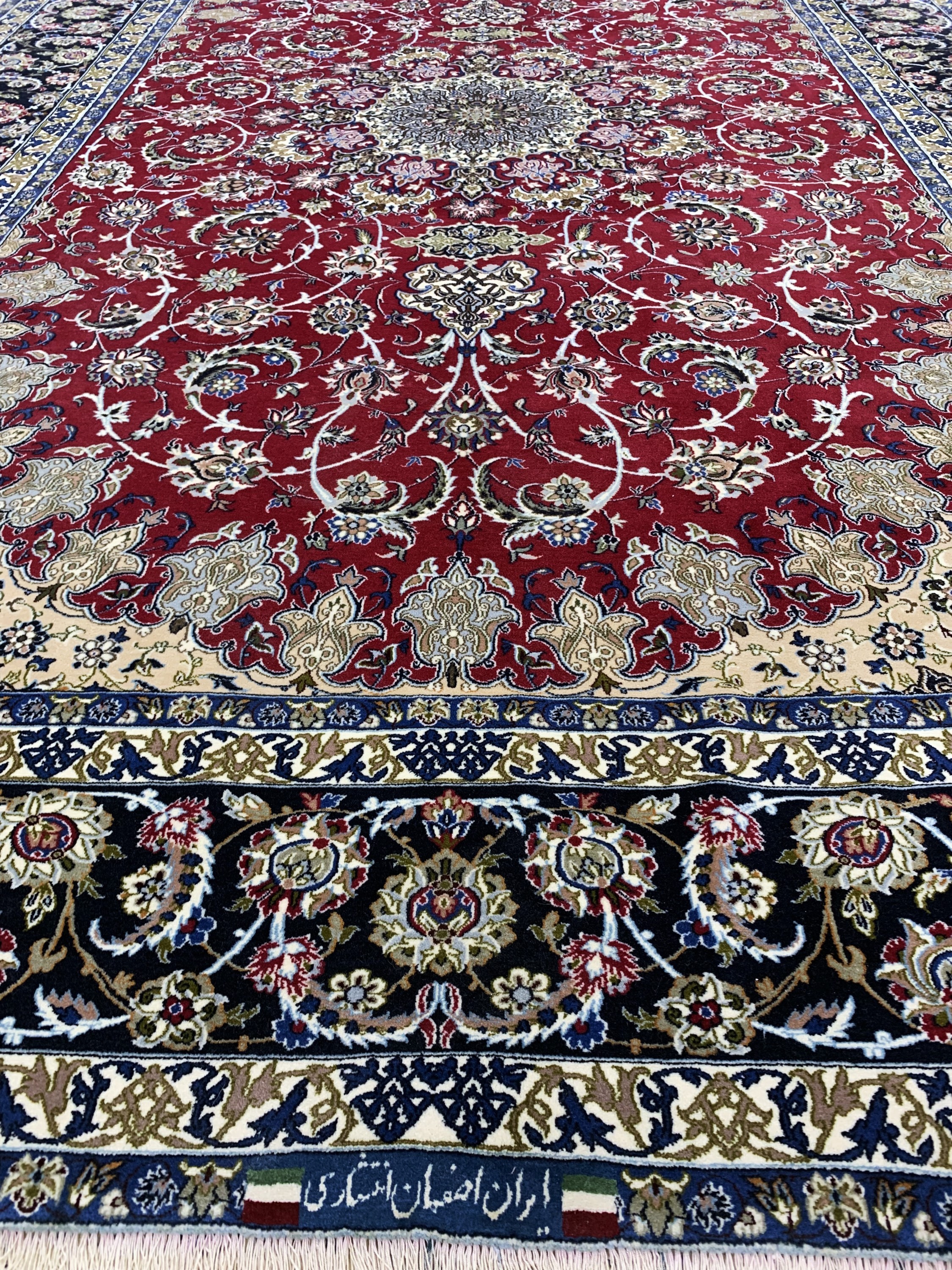 Detail h: Esfahan fein Persien, signiert"Enteshari", Mitte 20.Jhd, Korkwolle mit und auf Seide, ca. 326 x 212 cm, EHZ:1-2