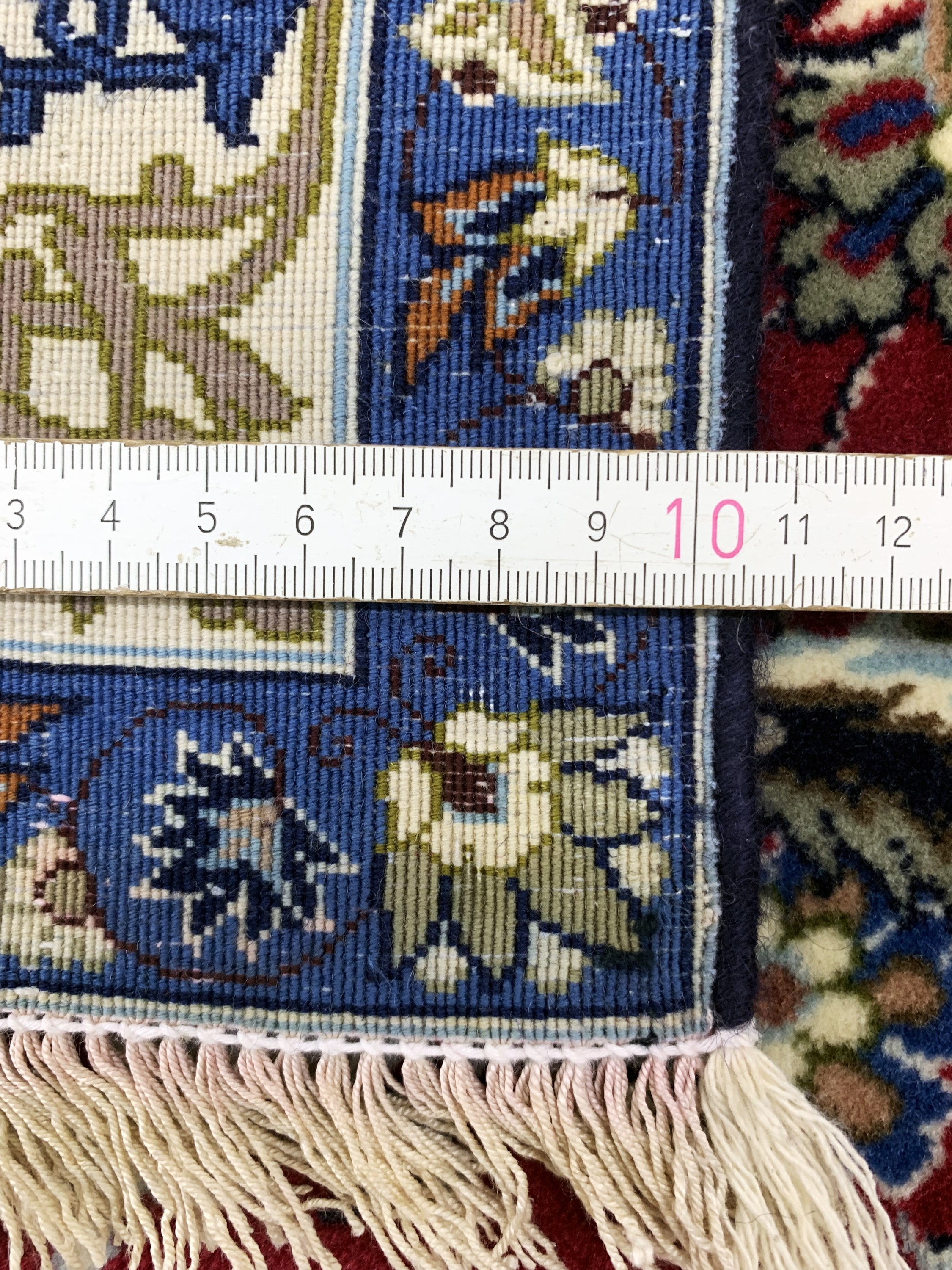 Detail i: Esfahan fein Persien, signiert"Enteshari", Mitte 20.Jhd, Korkwolle mit und auf Seide, ca. 326 x 212 cm, EHZ:1-2