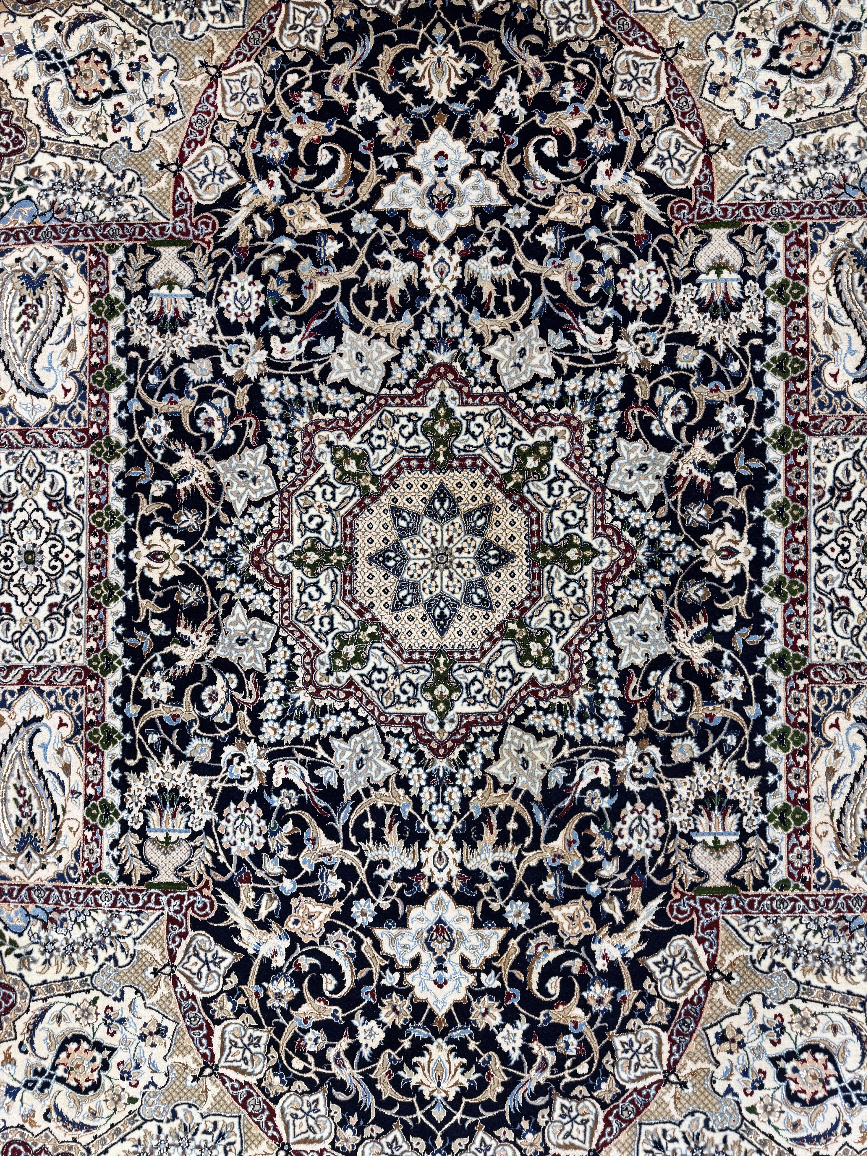 Detail c: Nain fein(6 La), Persien, Mitte 20.Jhd, Korkwolle mit Seide, ca. 305 x 205 cm, , ca. 1,0 Mio. Kn/qm, EHZ: 1-2, (Fransen erneuert)