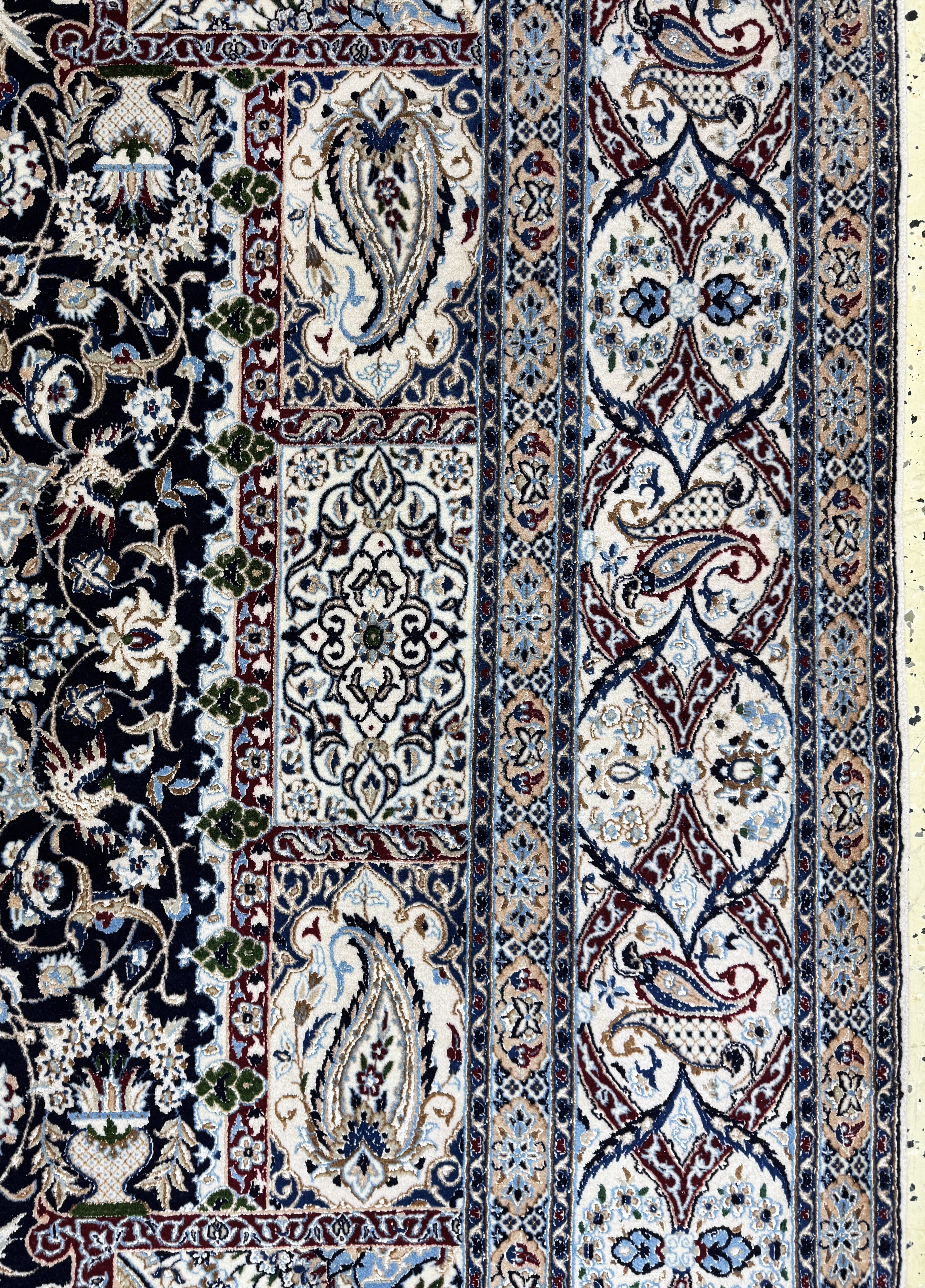 Detail e: Nain fein(6 La), Persien, Mitte 20.Jhd, Korkwolle mit Seide, ca. 305 x 205 cm, , ca. 1,0 Mio. Kn/qm, EHZ: 1-2, (Fransen erneuert)