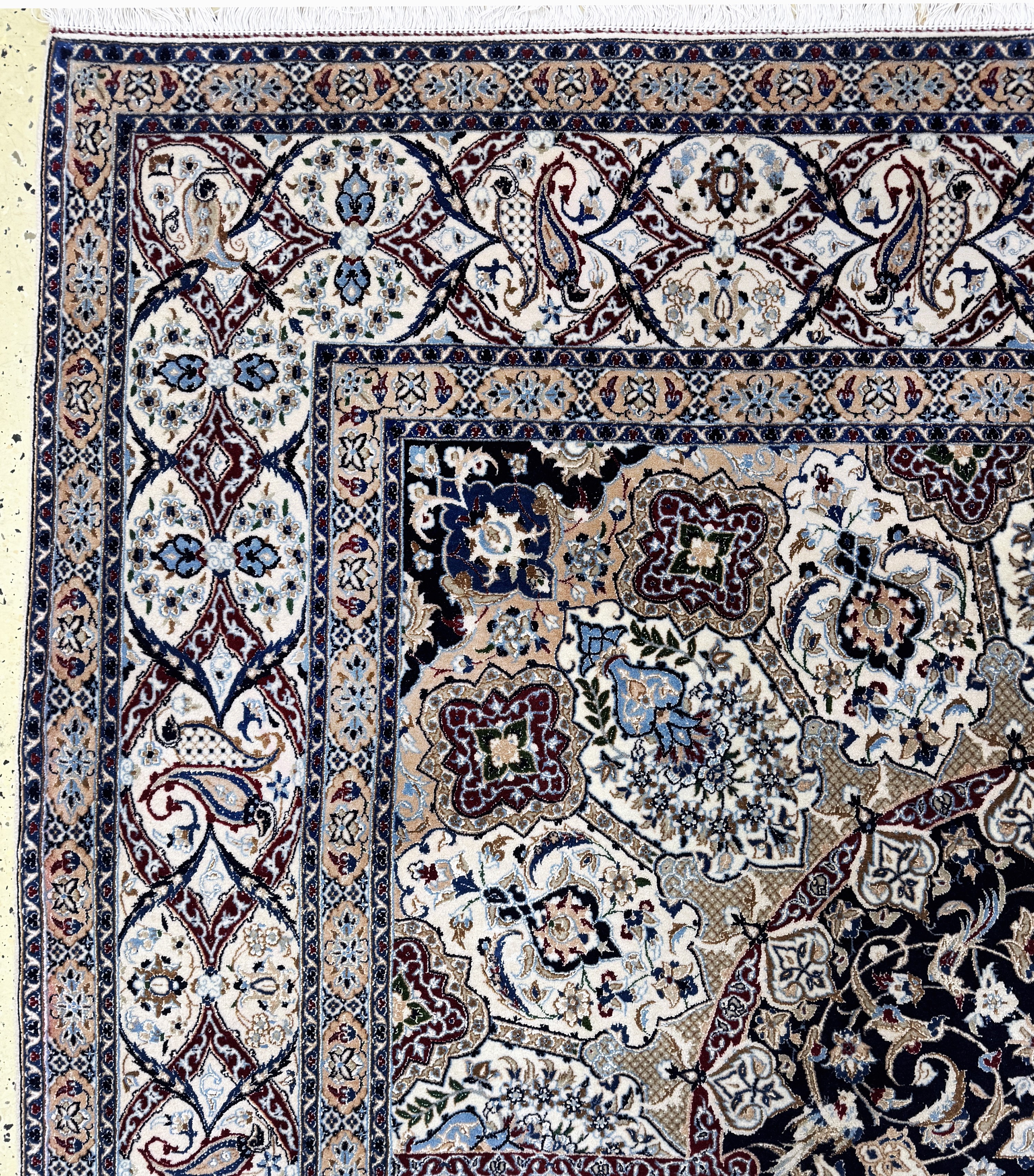 Detail f: Nain fein(6 La), Persien, Mitte 20.Jhd, Korkwolle mit Seide, ca. 305 x 205 cm, , ca. 1,0 Mio. Kn/qm, EHZ: 1-2, (Fransen erneuert)