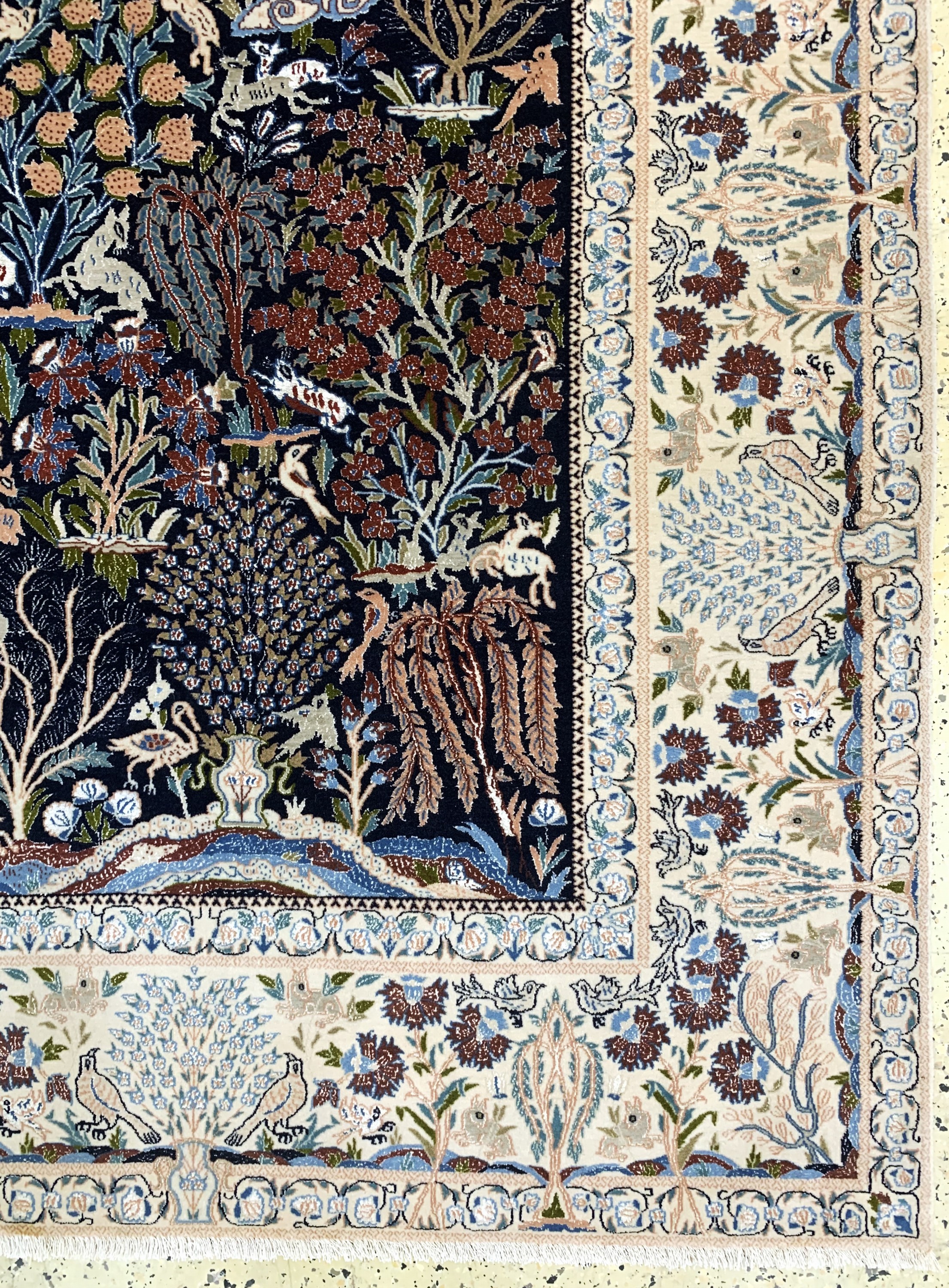 Detail a: Nain fein(6 La), Persien, signiert"PahlevanSafaie", Mitte 20.Jhd, Korkwolle mit Seide, ca. 297 x 199 cm, EHZ:(nahezu neuwertig).