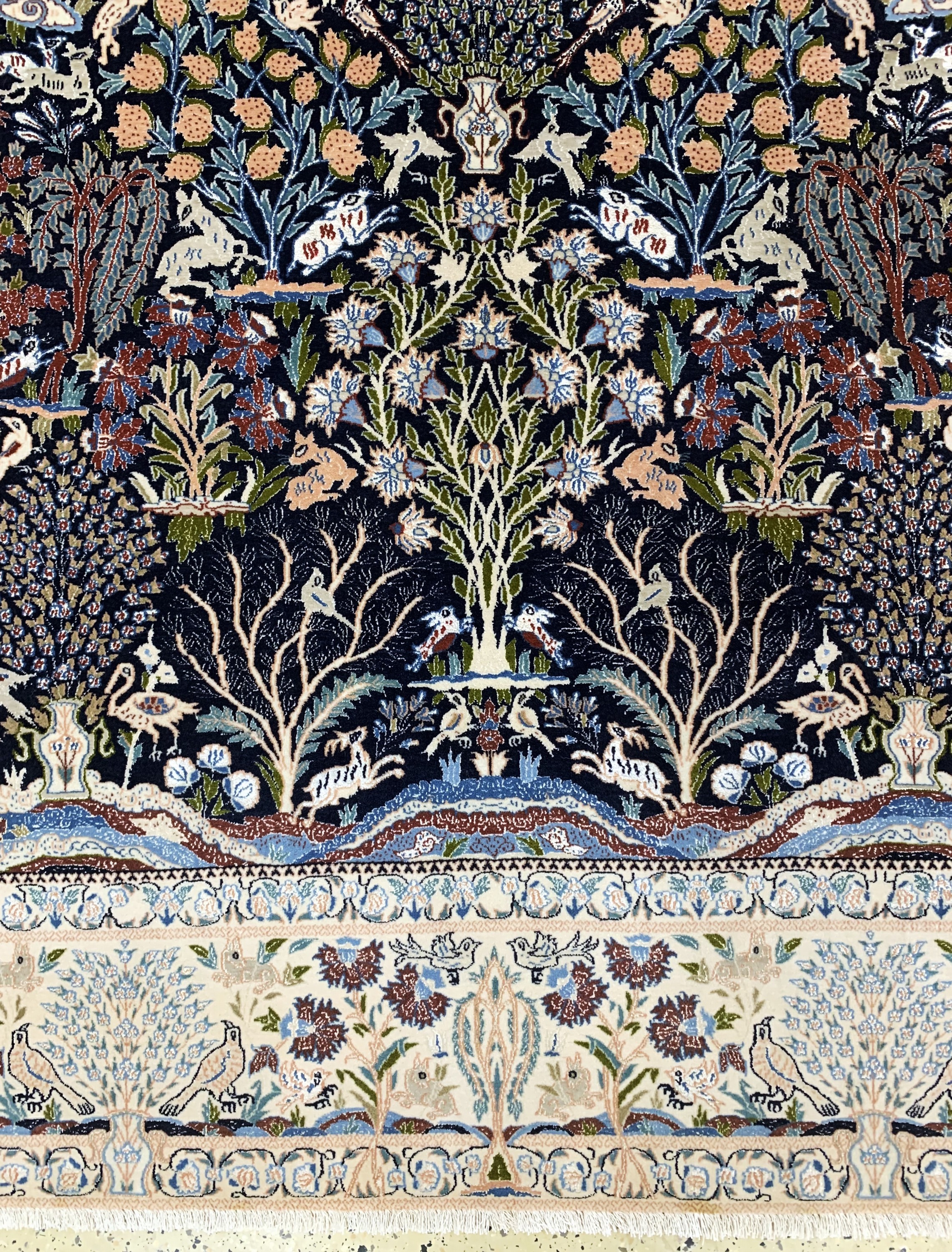 Detail b: Nain fein(6 La), Persien, signiert"PahlevanSafaie", Mitte 20.Jhd, Korkwolle mit Seide, ca. 297 x 199 cm, EHZ:(nahezu neuwertig).