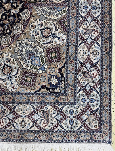 26879939a - Nain fein(6 La), Persien, Mitte 20.Jhd, Korkwolle mit Seide, ca. 305 x 205 cm, , ca. ...