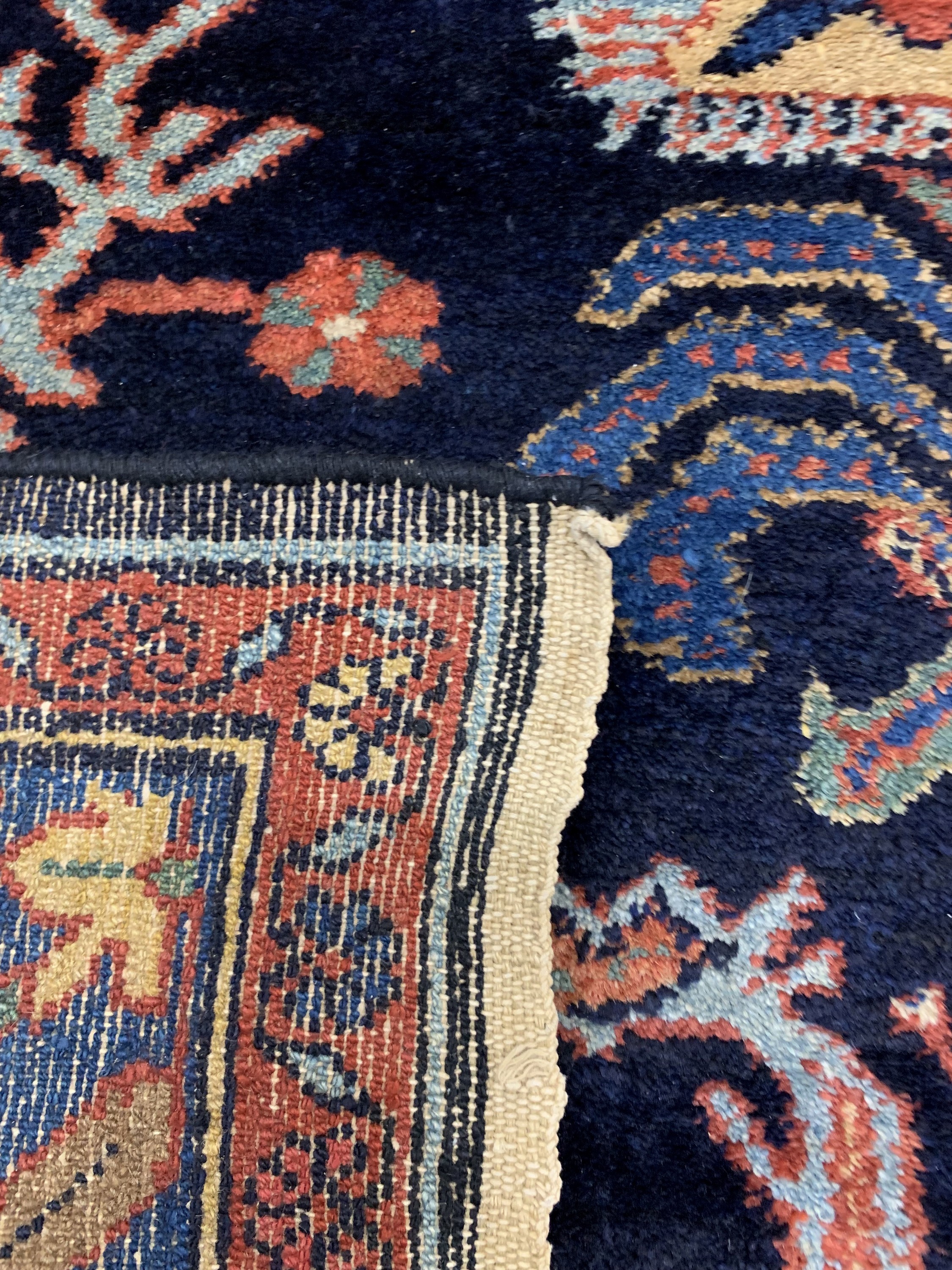 Detail e: Nahawand alt, Persien, Anfang 20.Jhd, Wolleauf Baumwolle, ca. 400 x 138 cm, EHZ: 2, (alteRestaurierungen)