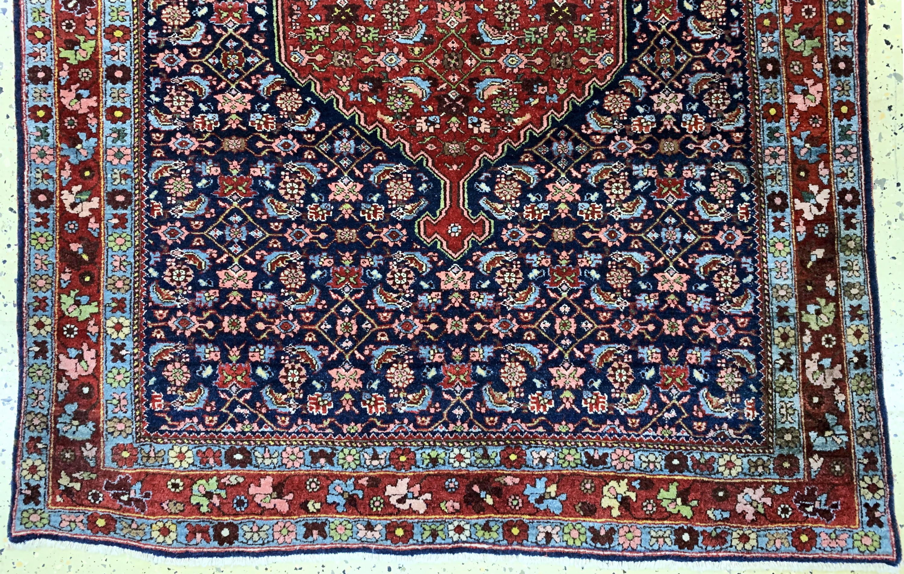 Detail b: Bidjar alt, Persien, Anfang 20.Jhd, Wolle auf Baumwolle, ca. 160 x 113 cm, minimale Mottenfraß am Rand, EHZ: 2