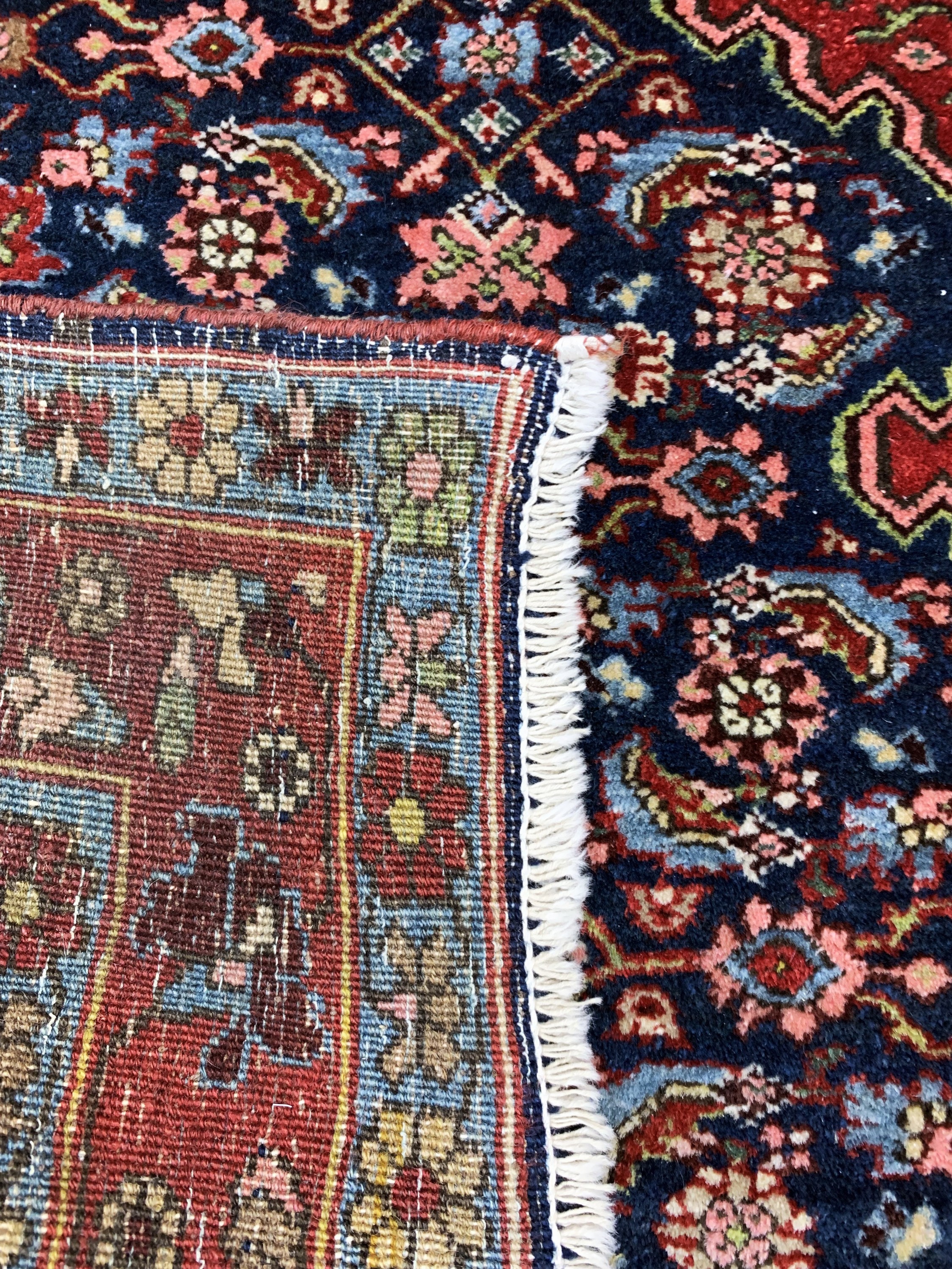 Detail d: Bidjar alt, Persien, Anfang 20.Jhd, Wolle auf Baumwolle, ca. 160 x 113 cm, minimale Mottenfraß am Rand, EHZ: 2