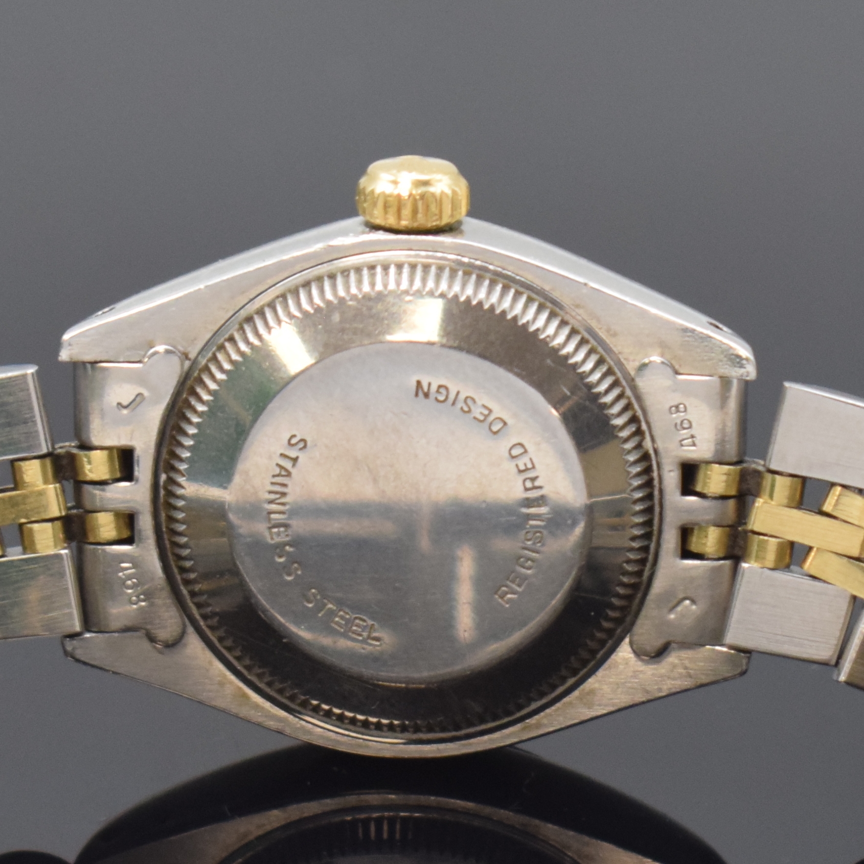 Detail d: ROLEX Oyster Perpetual Date Damenarmbanduhr Referenz 6916, Schweiz um 1979, Automatik, Edelstahl/Gold komb., Jubileeband m. Faltschl., Boden u. Krone ...