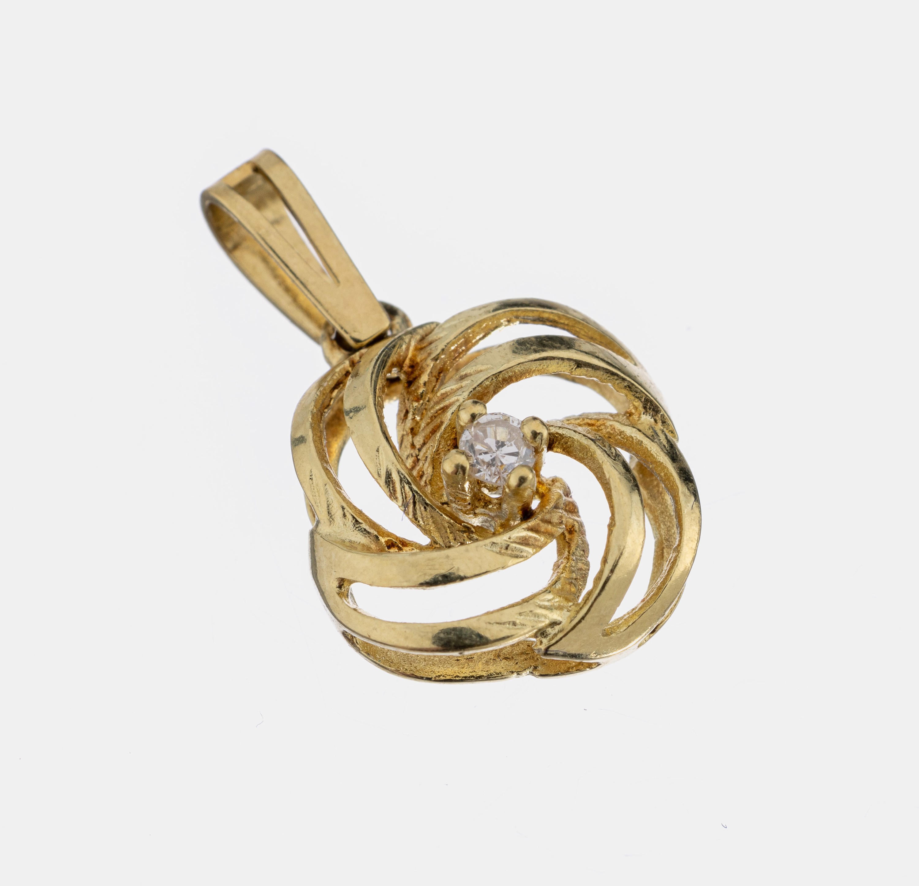 14 kt Gold Diamant-Anhänger, GG 585/000, geschwungen rund, mittig kl. 8/8-Diamant, ca. 1.4 g